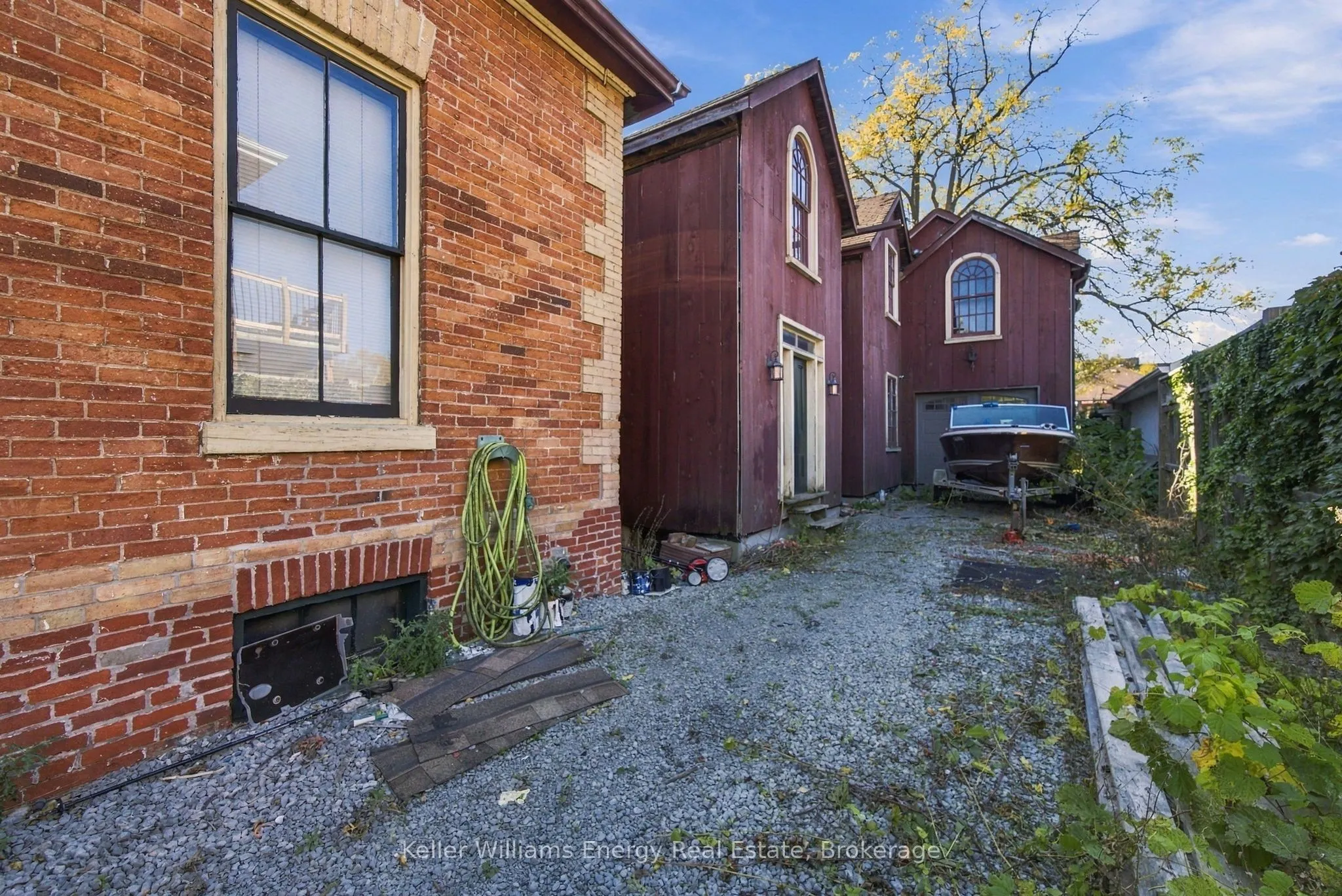 342 Mary Street N