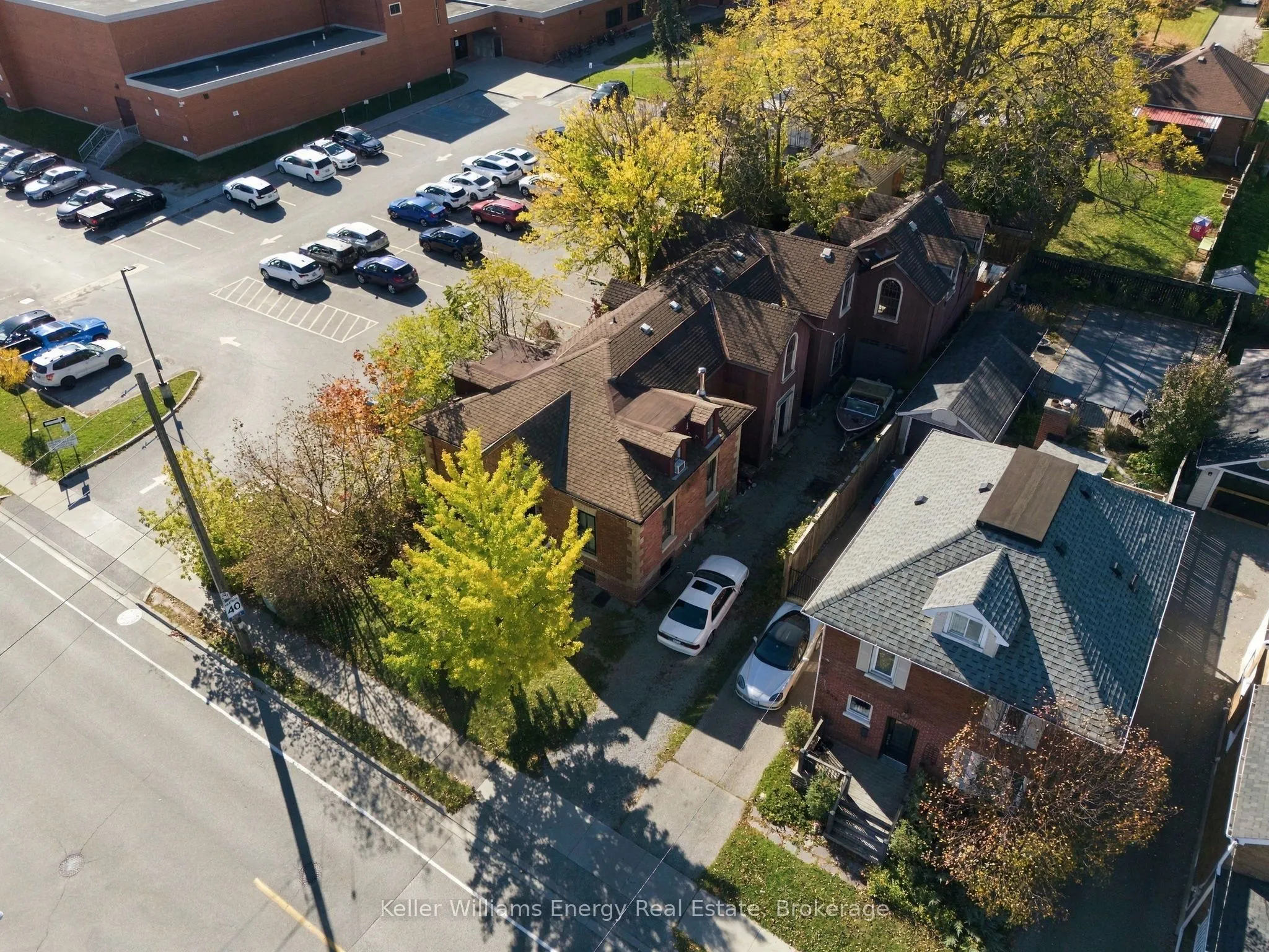 342 Mary Street N