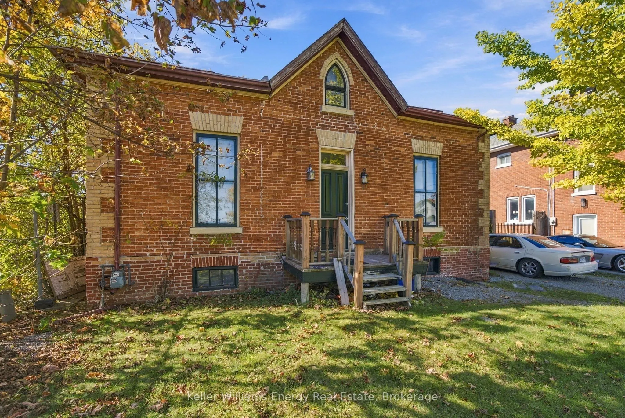 342 Mary Street N