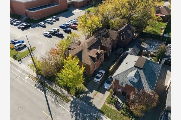342 Mary Street N