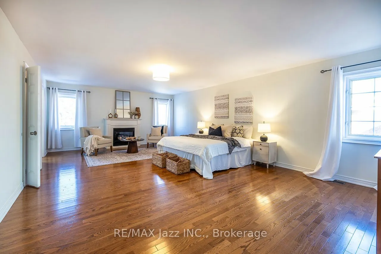 1296 Ravencliffe Court