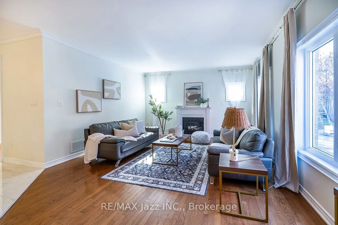 1296 Ravencliffe Court