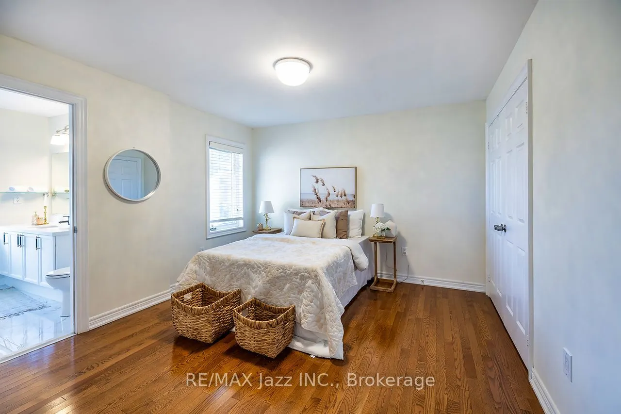 1296 Ravencliffe Court