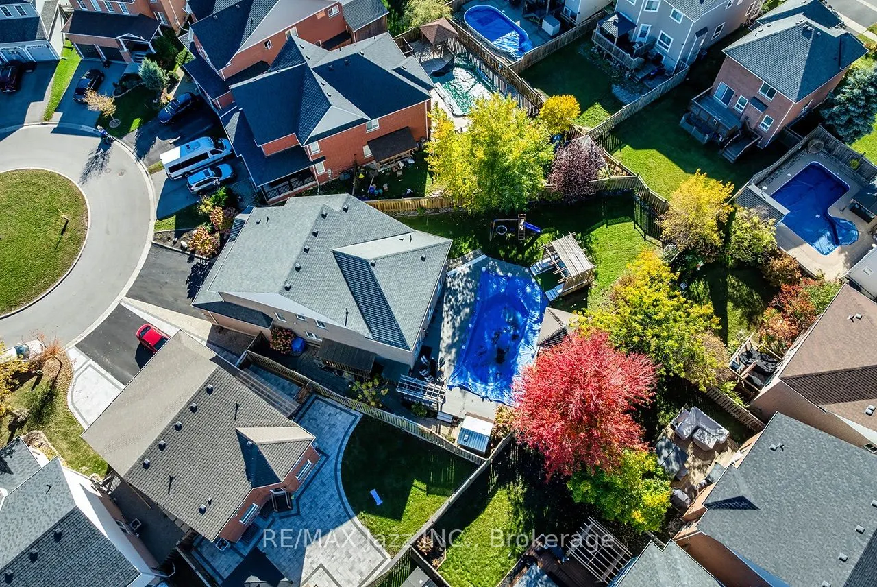 1296 Ravencliffe Court