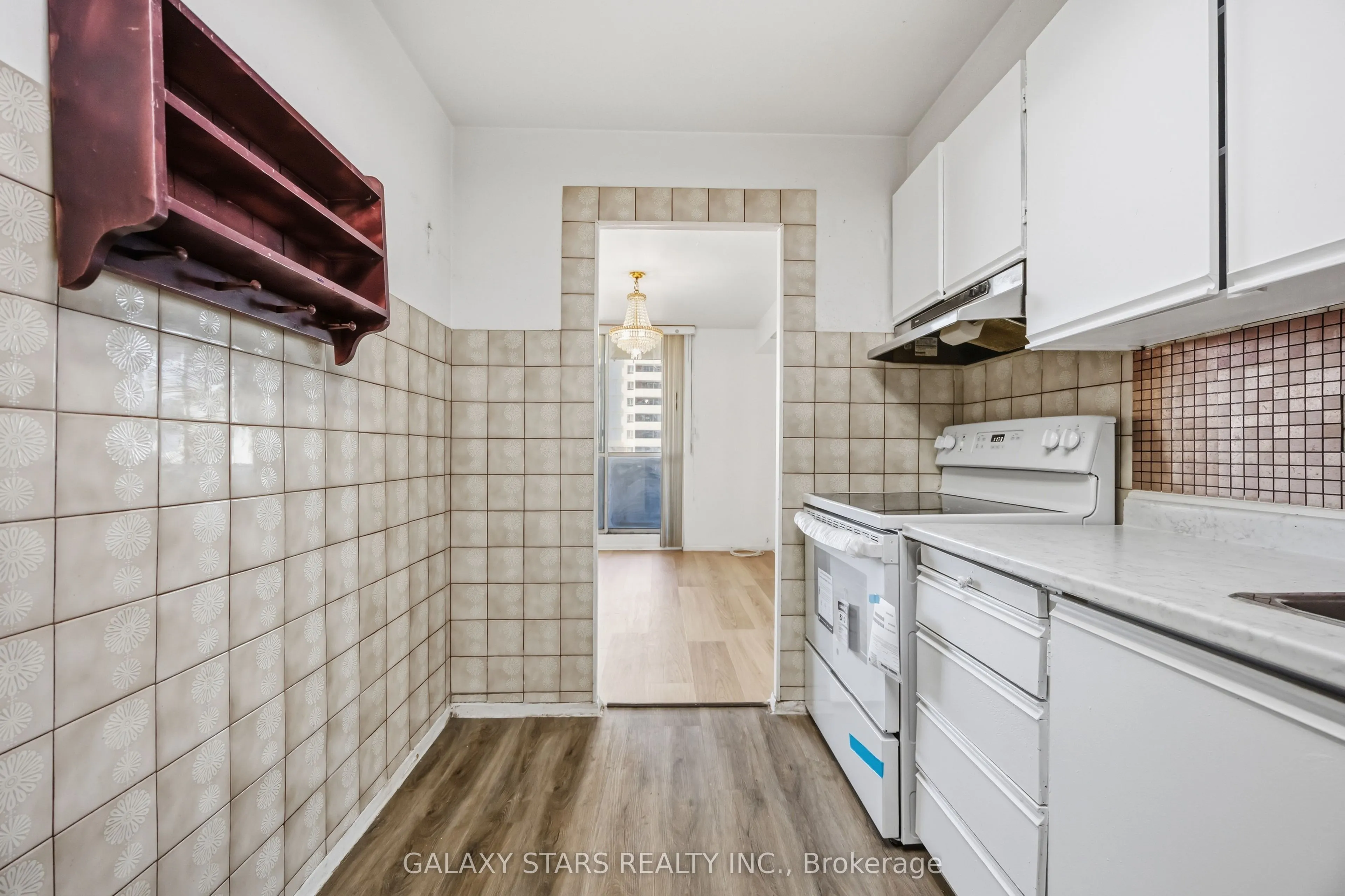 5 Massey Square #2103