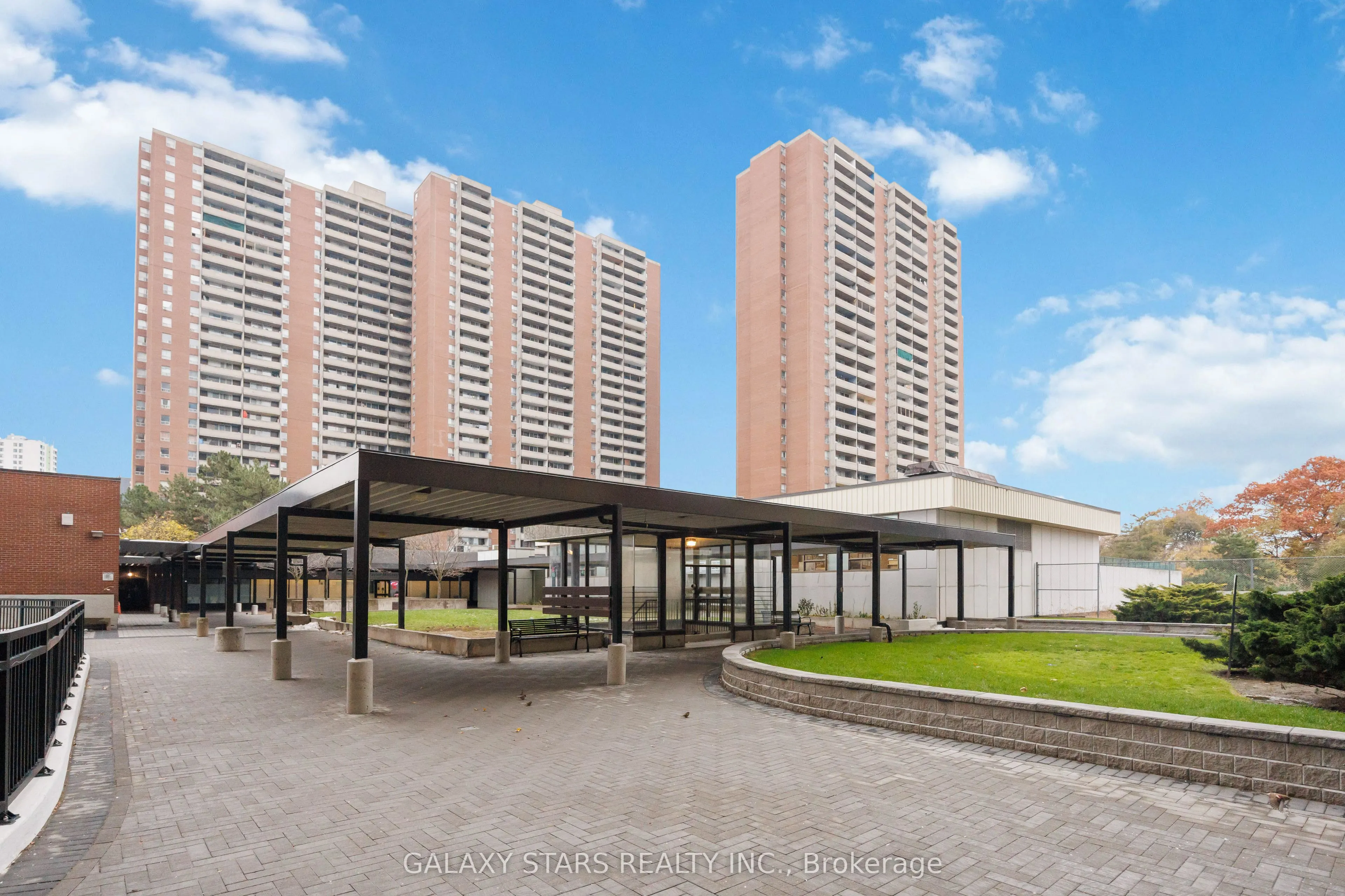 5 Massey Square #2103