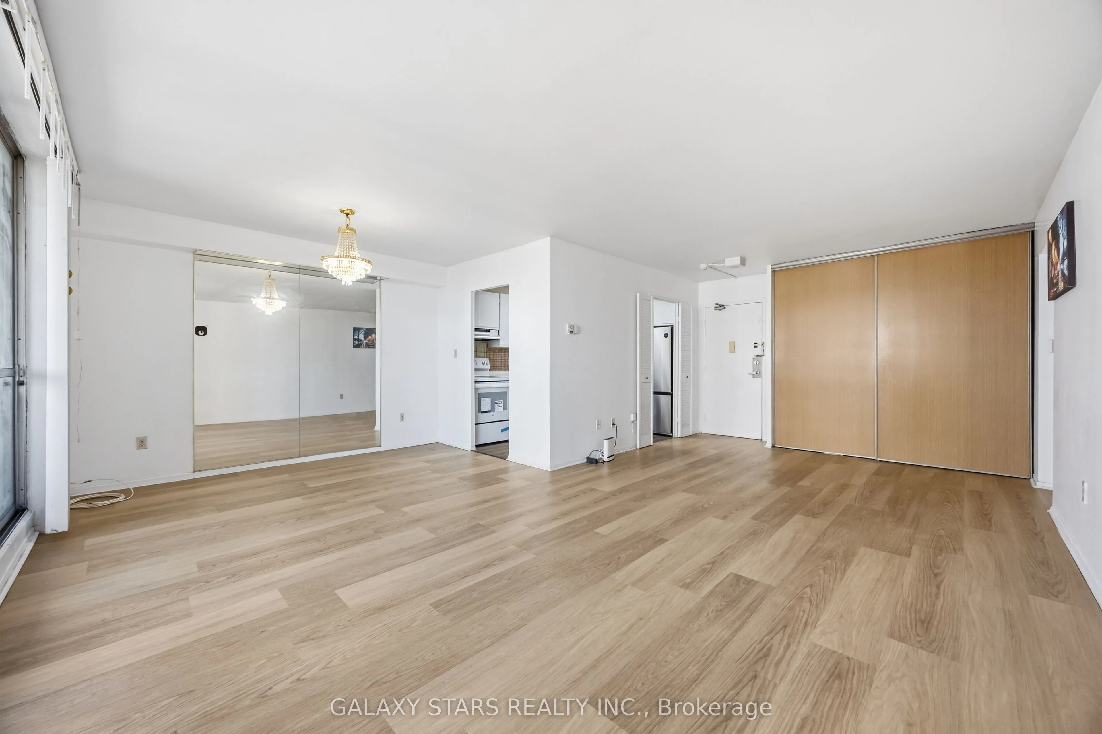 5 Massey Square #2103