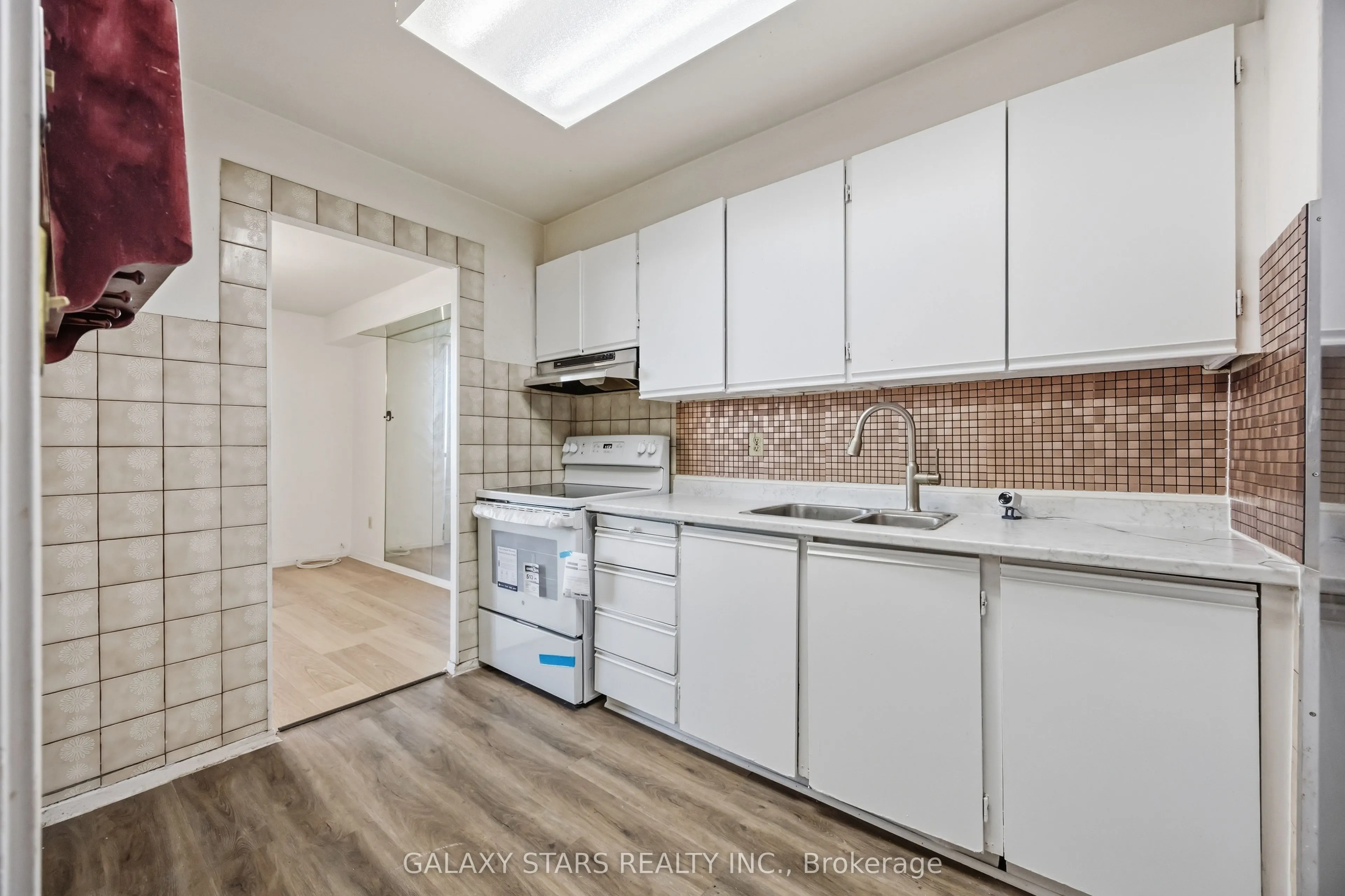 5 Massey Square #2103