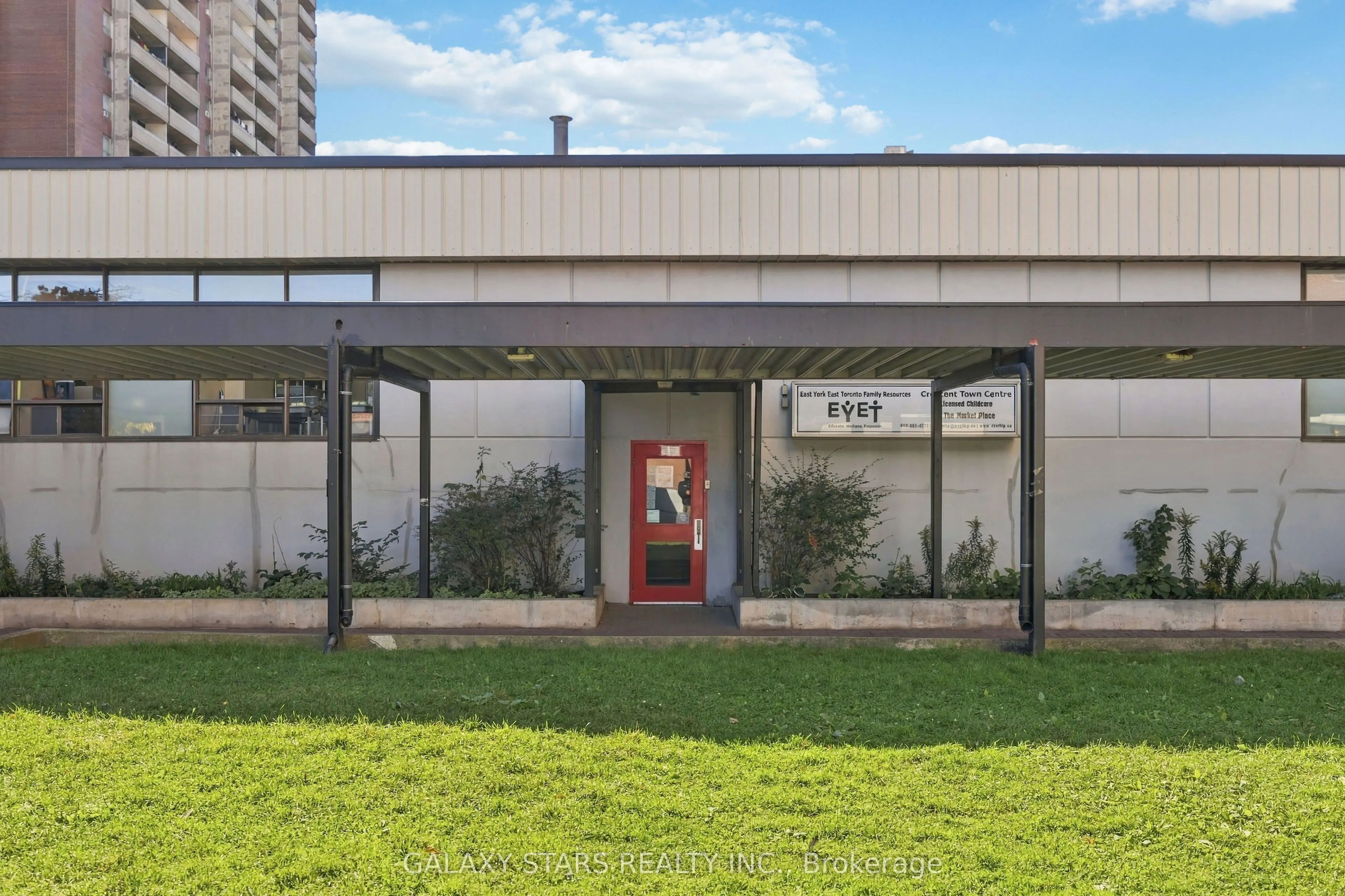 5 Massey Square #2103