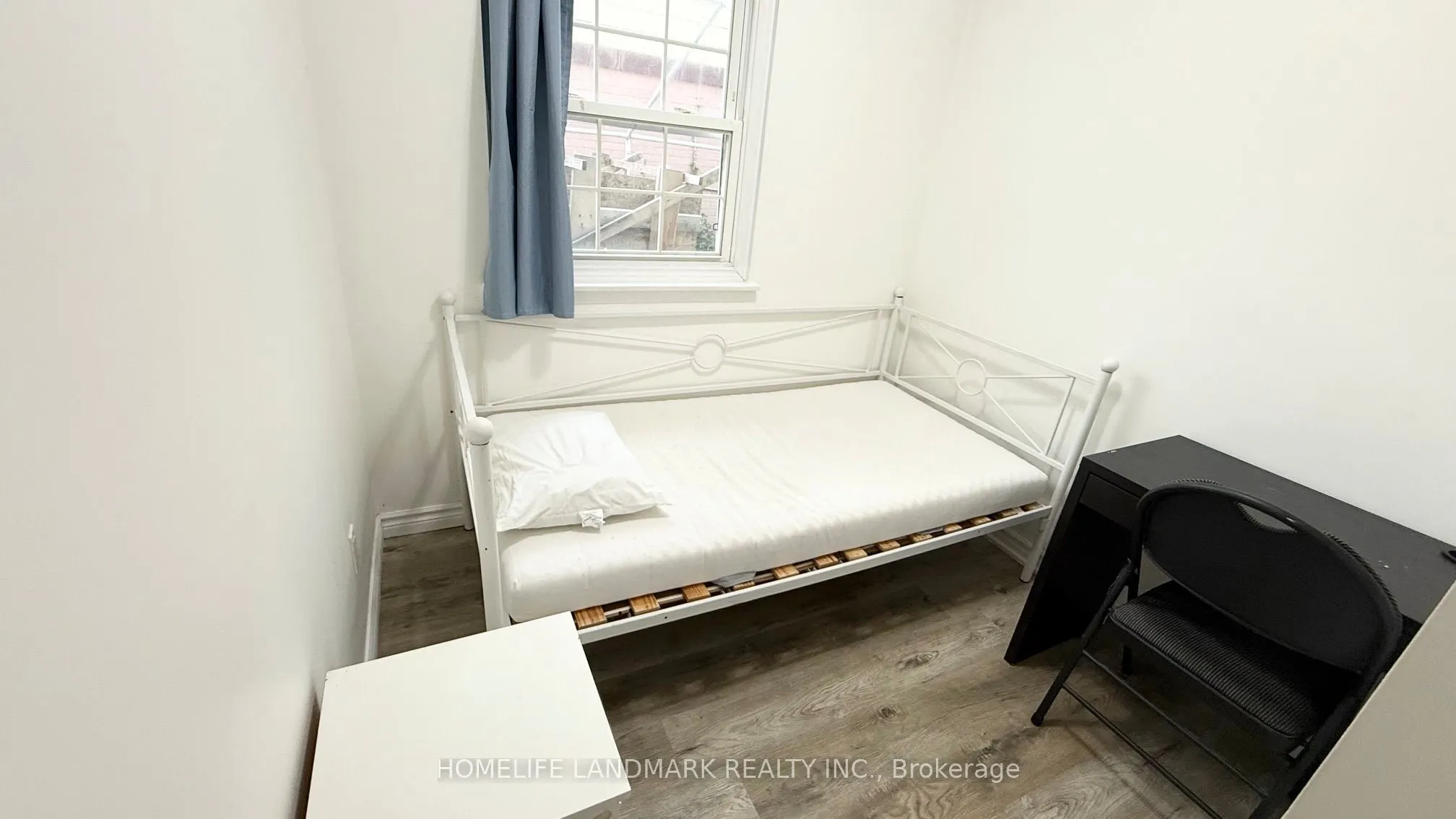 81 United Square #Main Floor