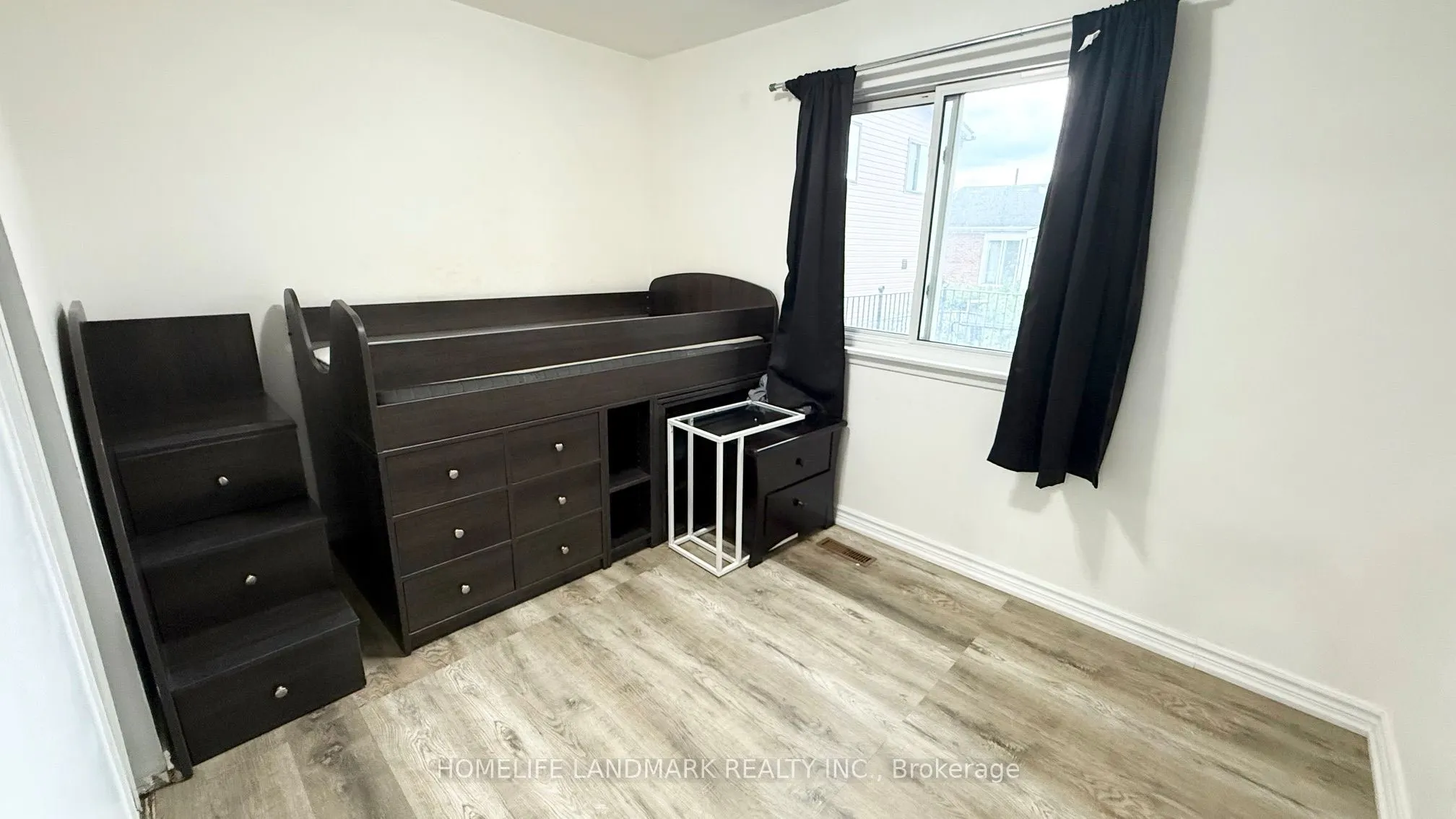 81 United Square #Main Floor