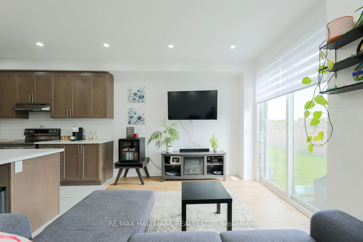 1090 Lockie Drive