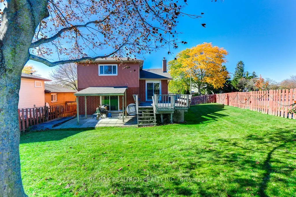 2 Littleleaf Drive