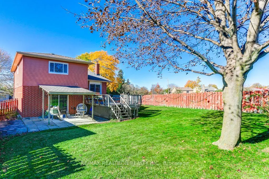2 Littleleaf Drive