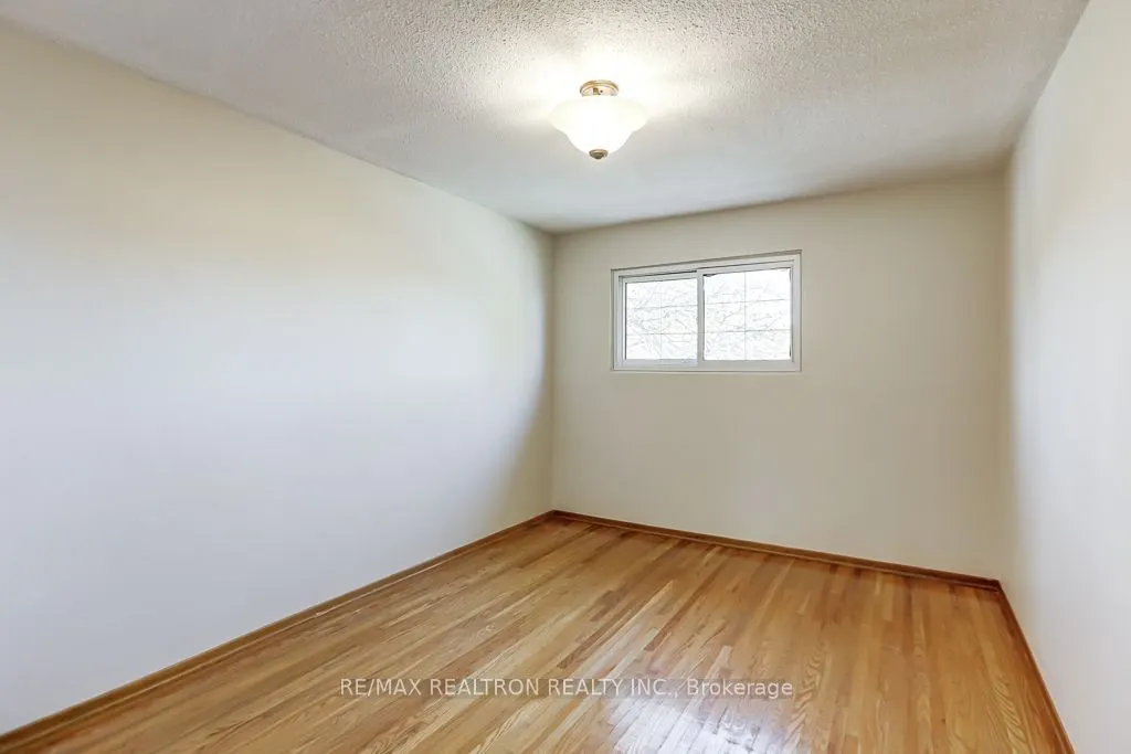 2 Littleleaf Drive