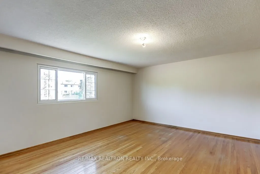 2 Littleleaf Drive