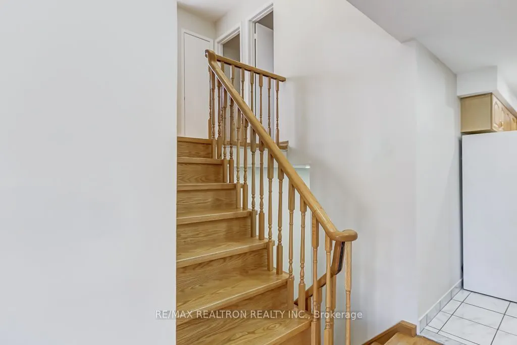 2 Littleleaf Drive