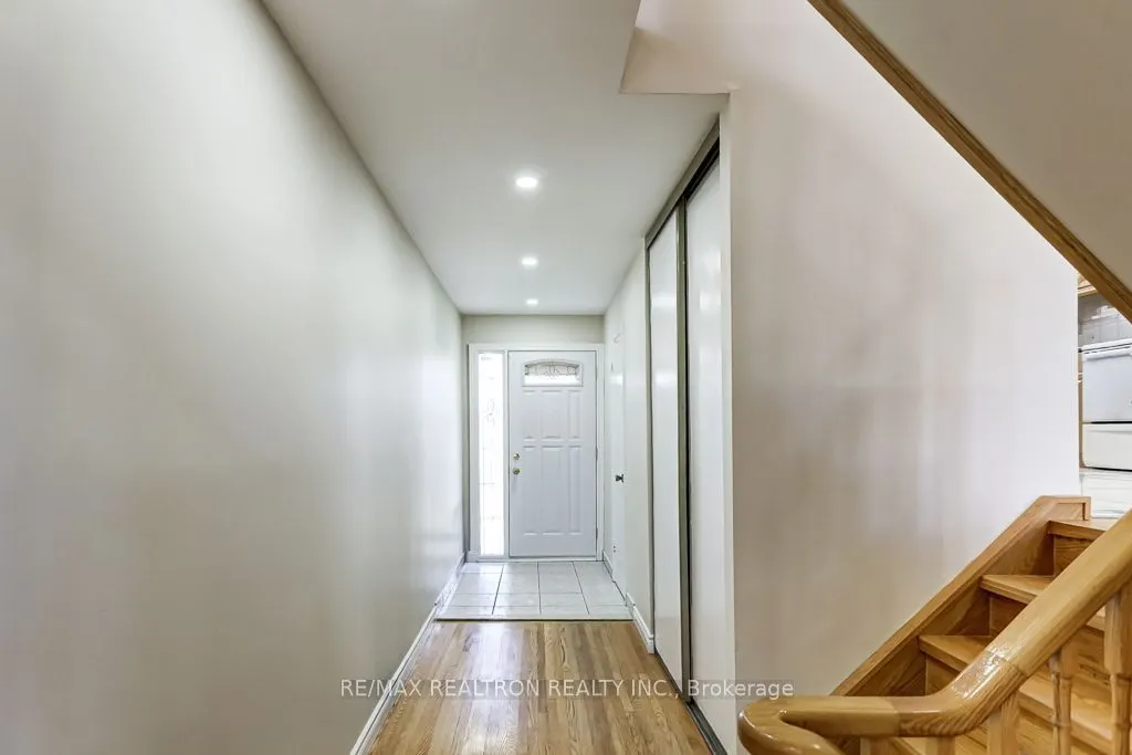 2 Littleleaf Drive