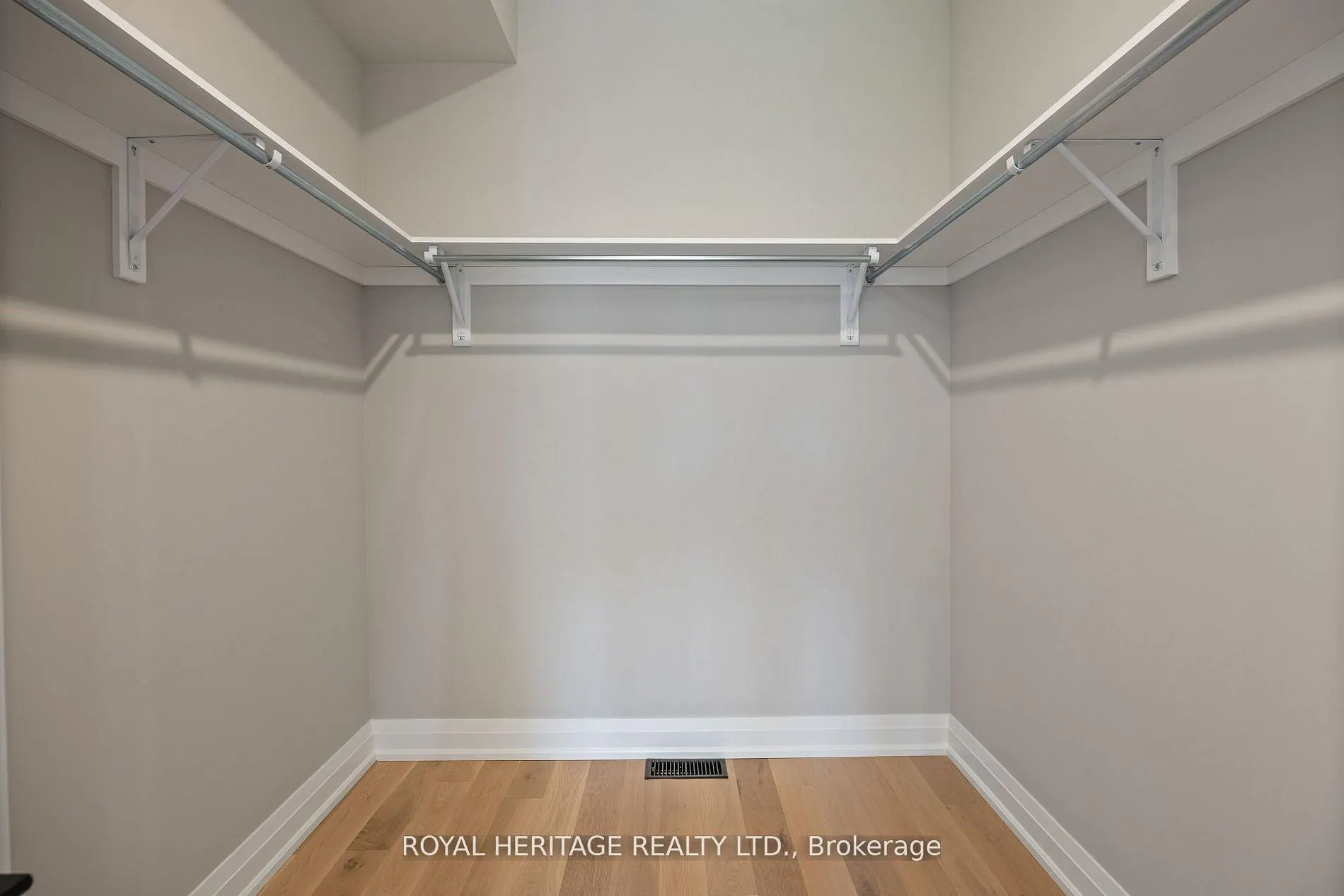 25 Inverlynn Way