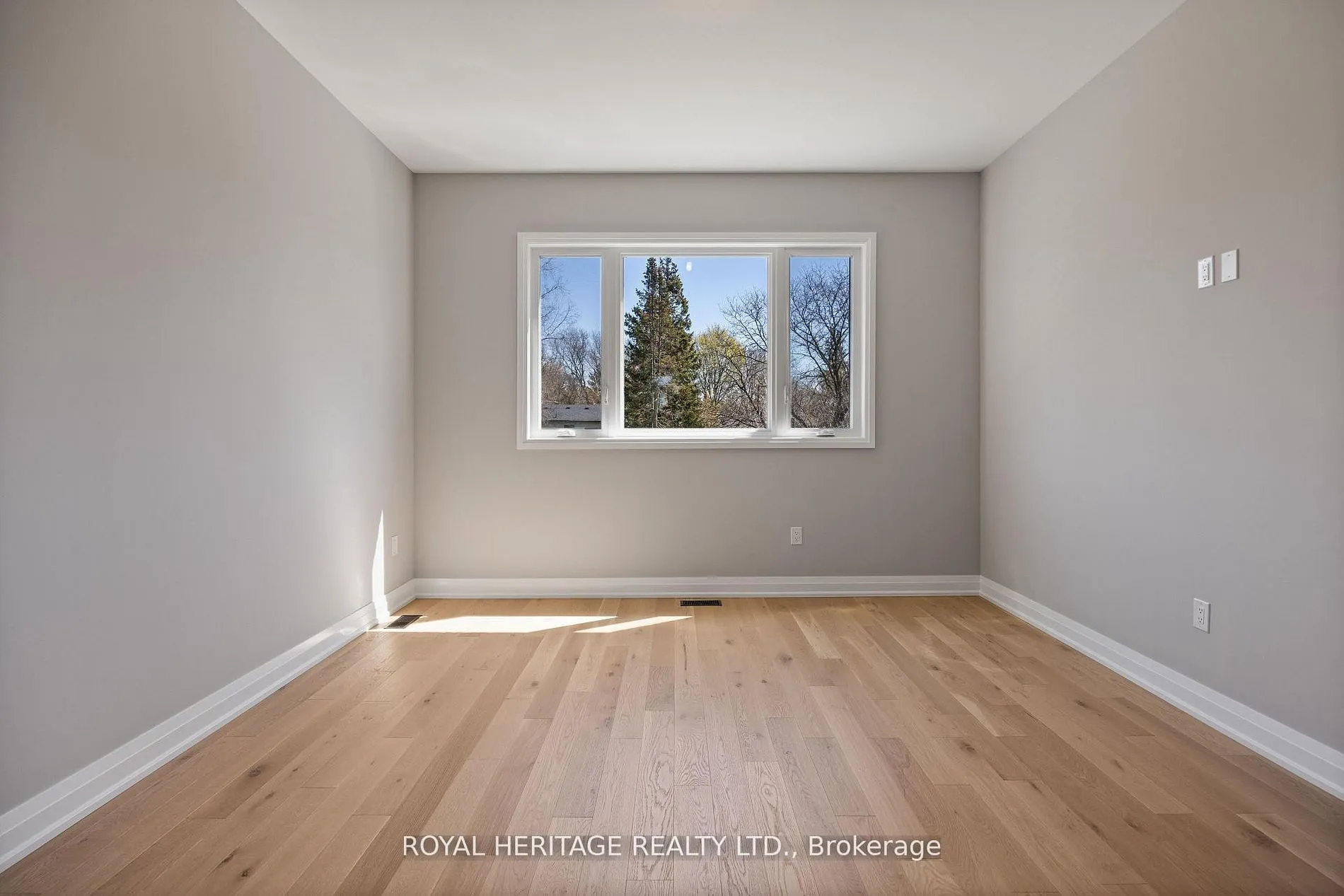 25 Inverlynn Way
