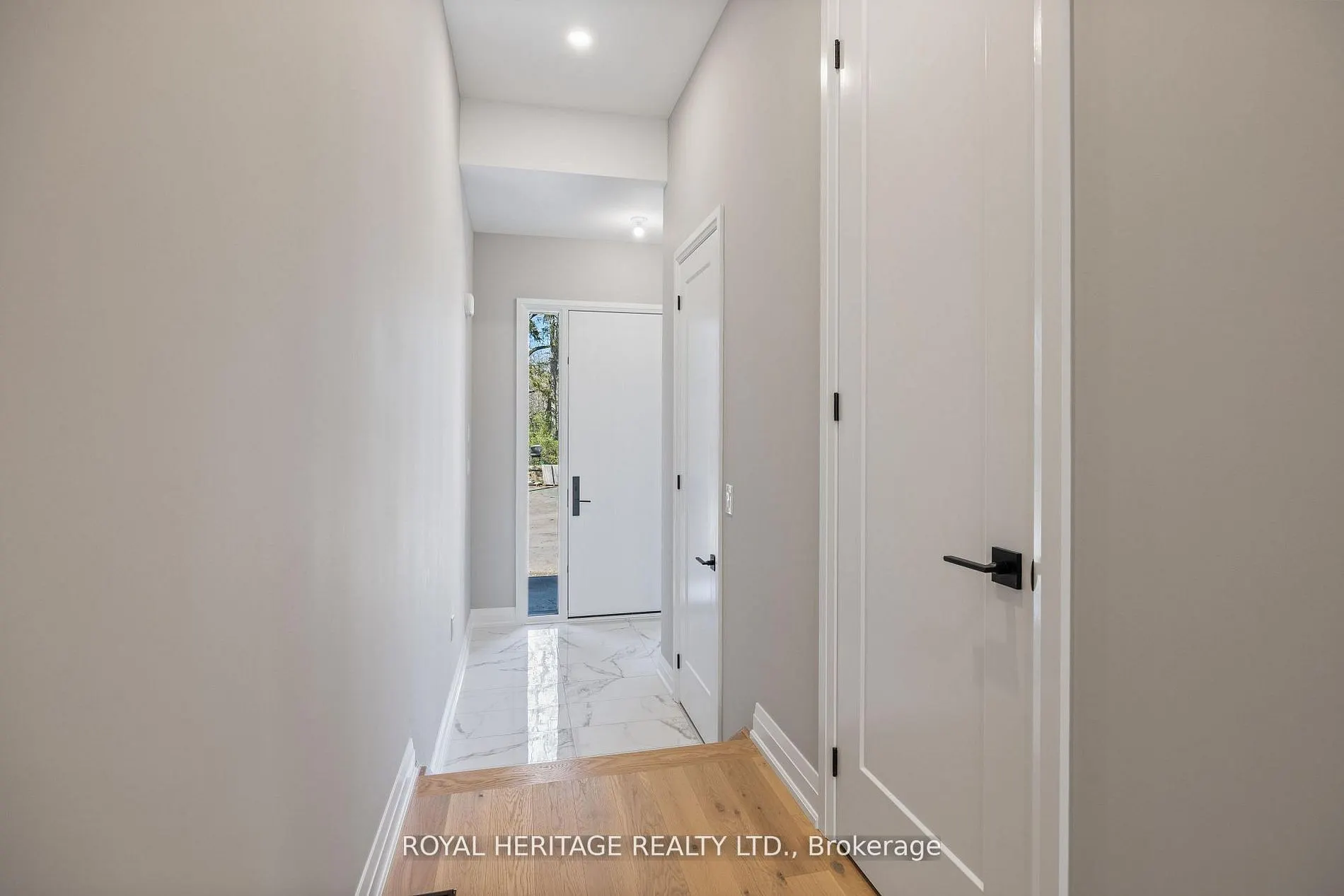 25 Inverlynn Way