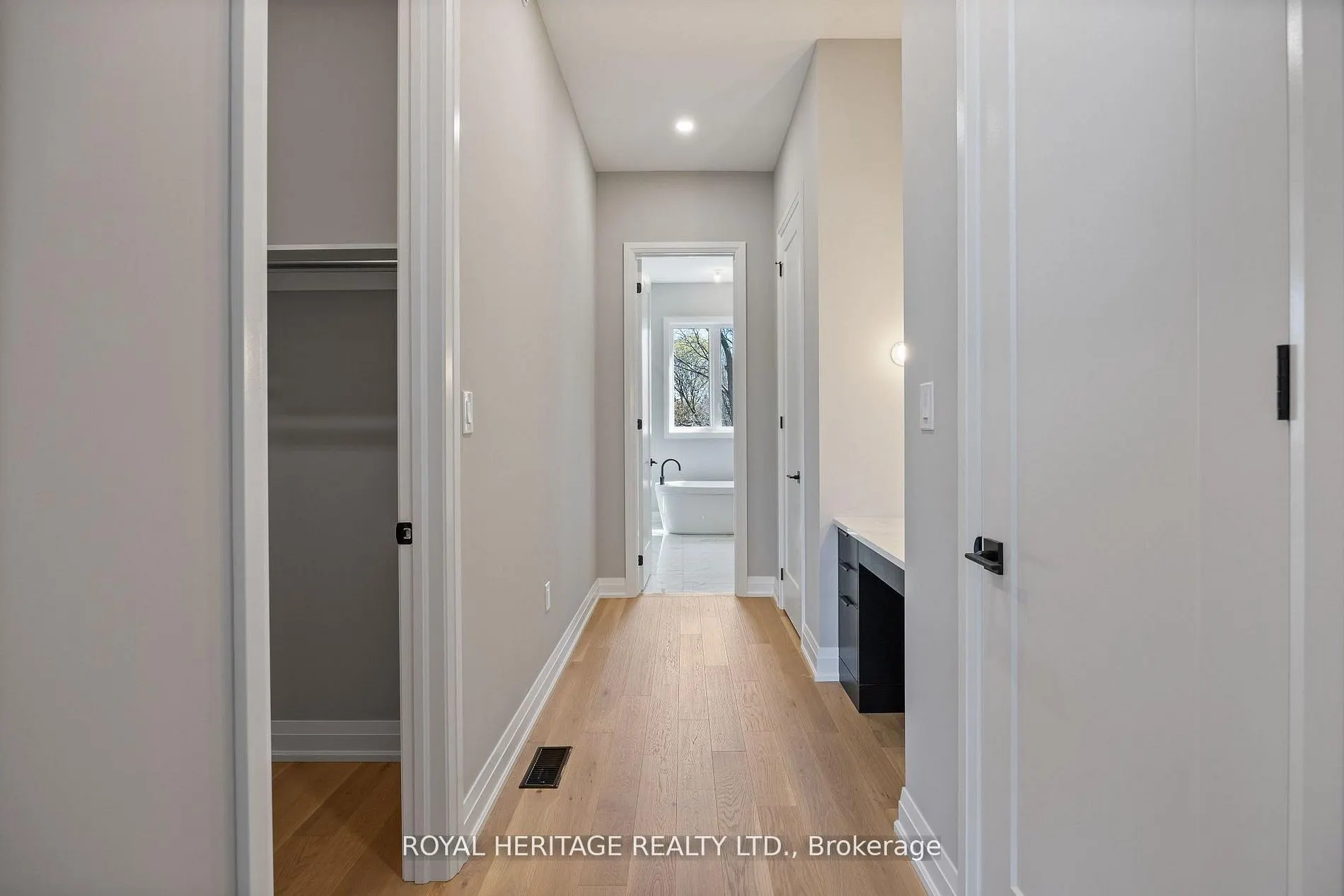 25 Inverlynn Way