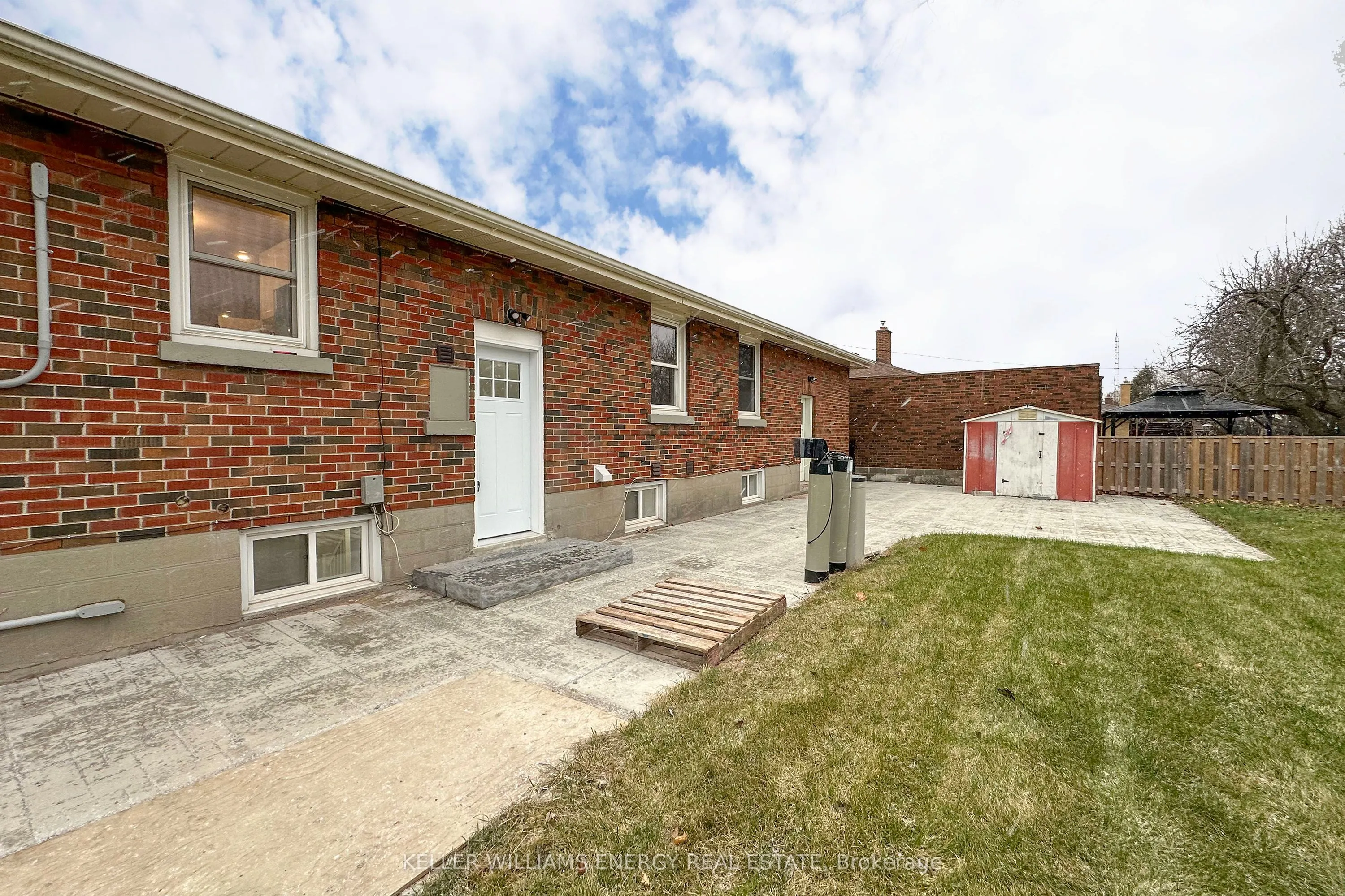 574 Olive Avenue #Lower