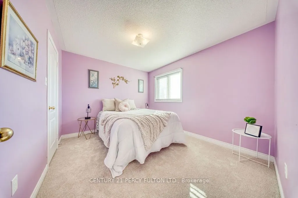 26 Root Crescent