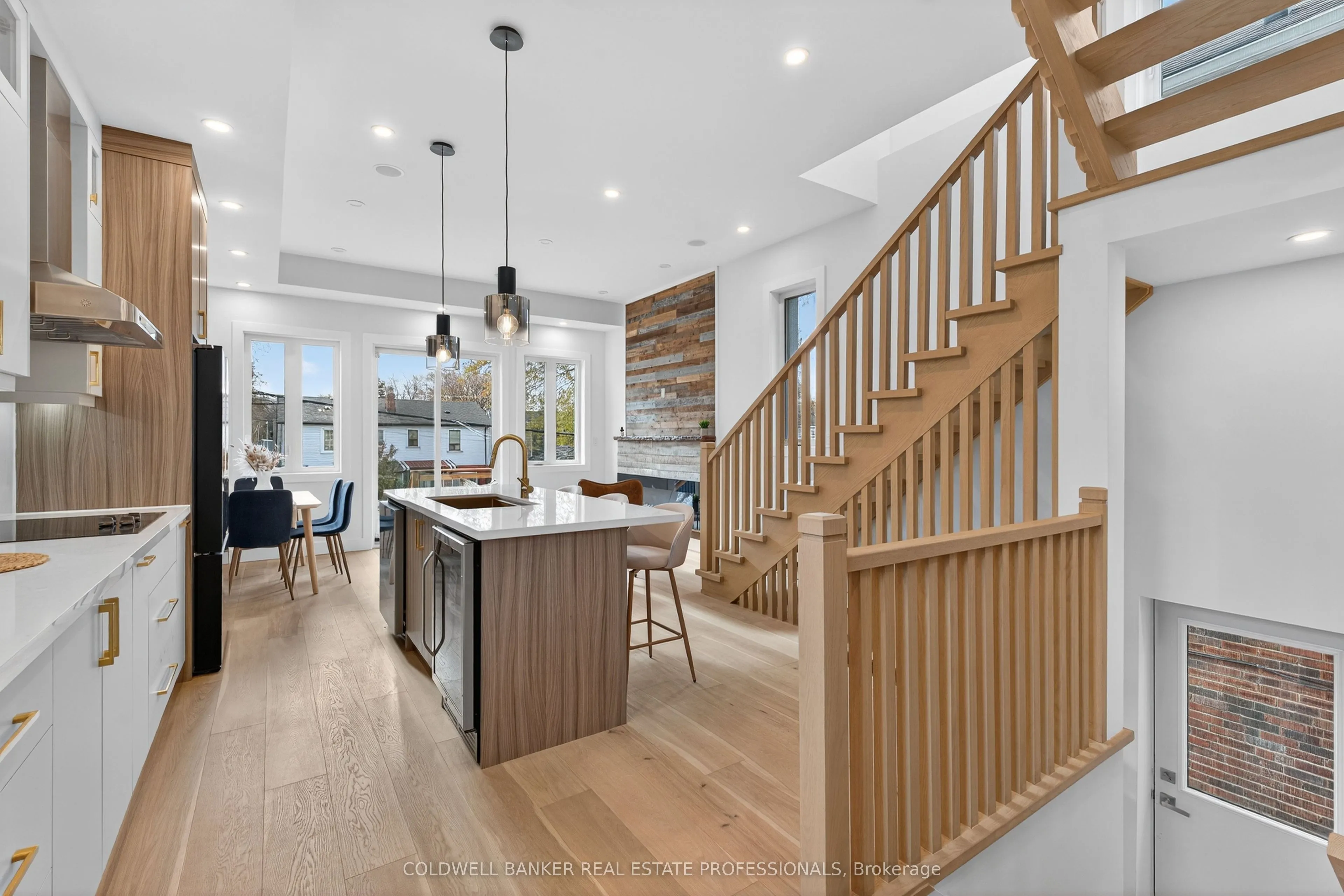 223 Queensdale Avenue
