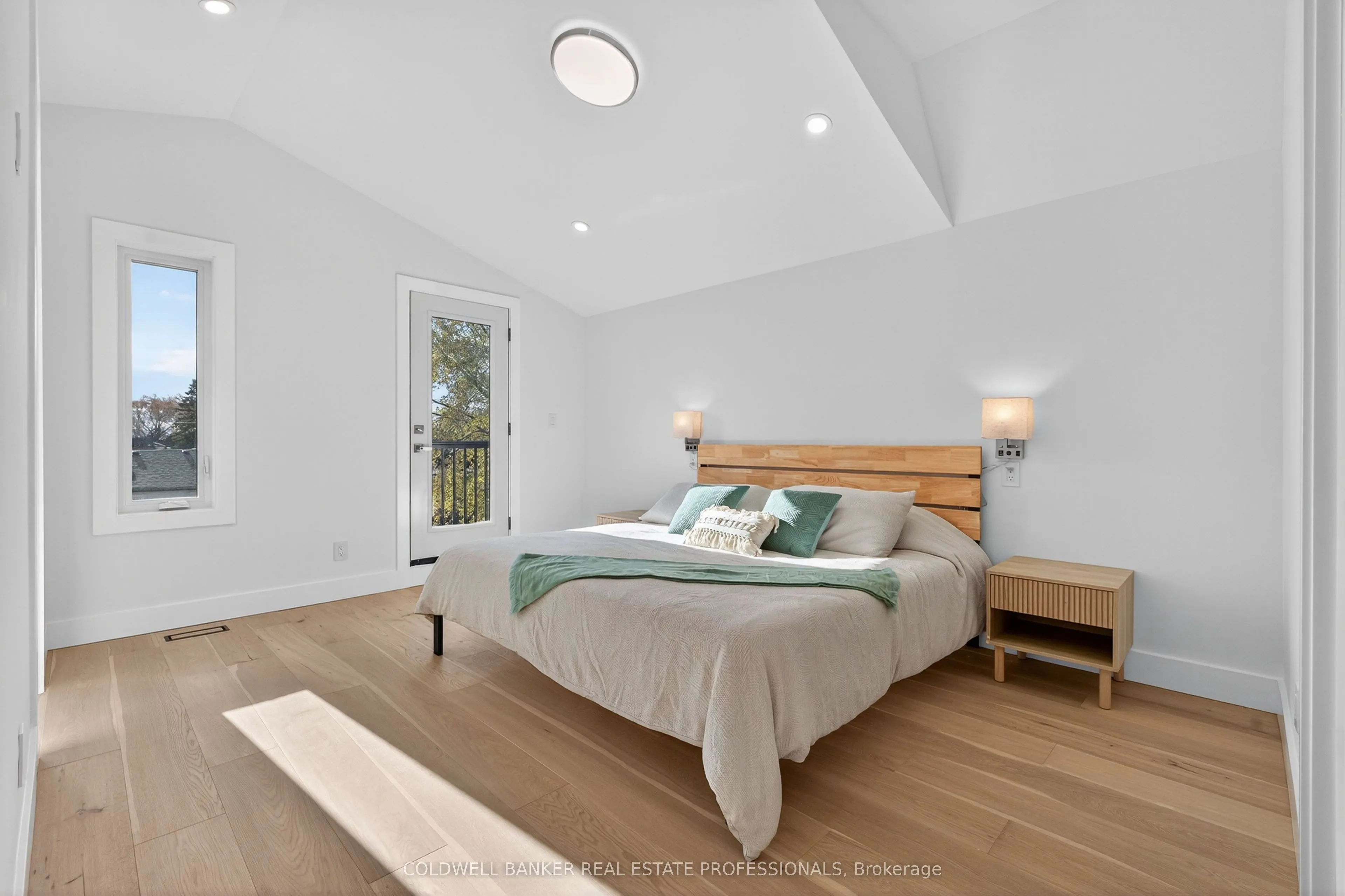 223 Queensdale Avenue