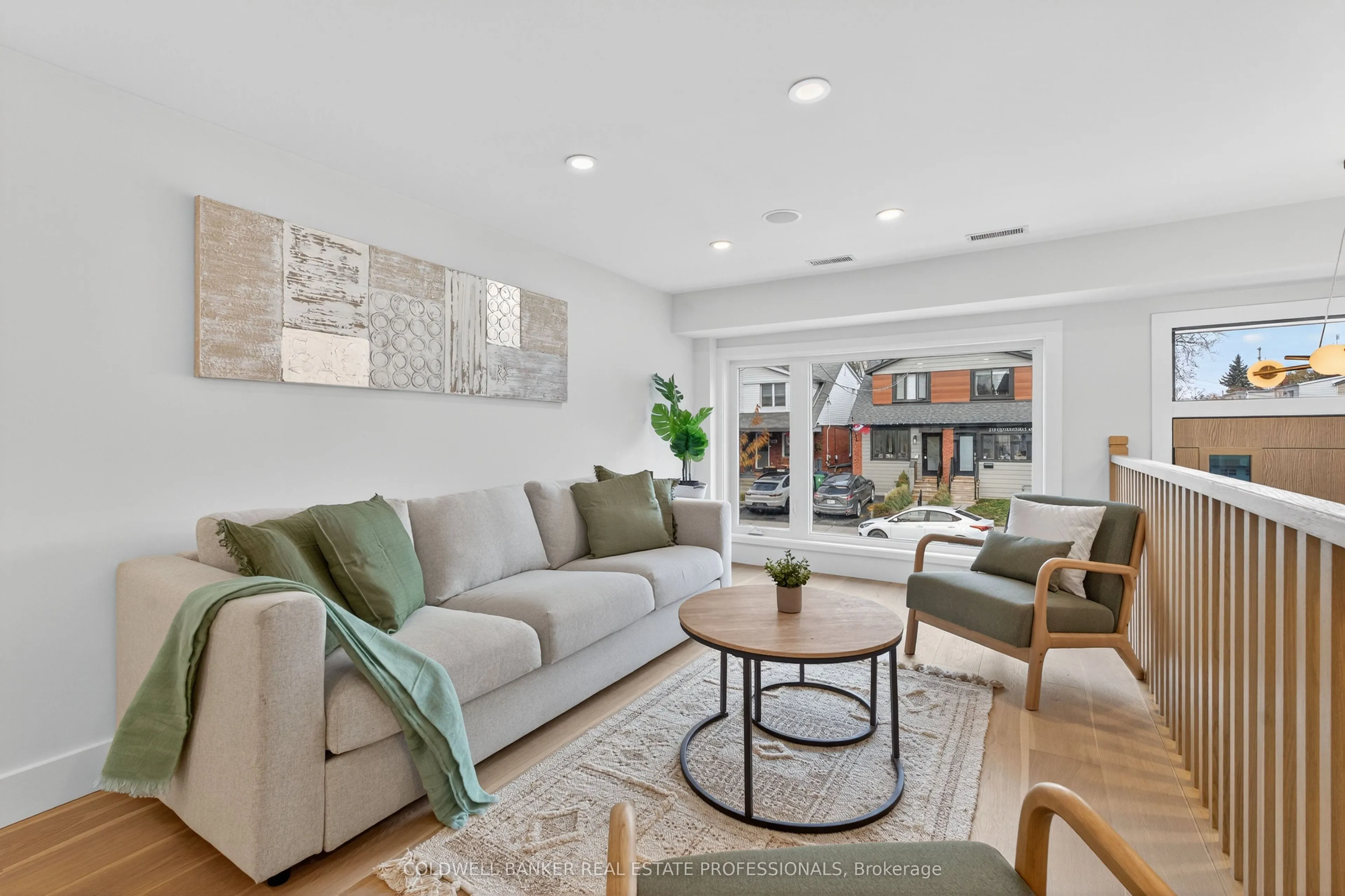 223 Queensdale Avenue