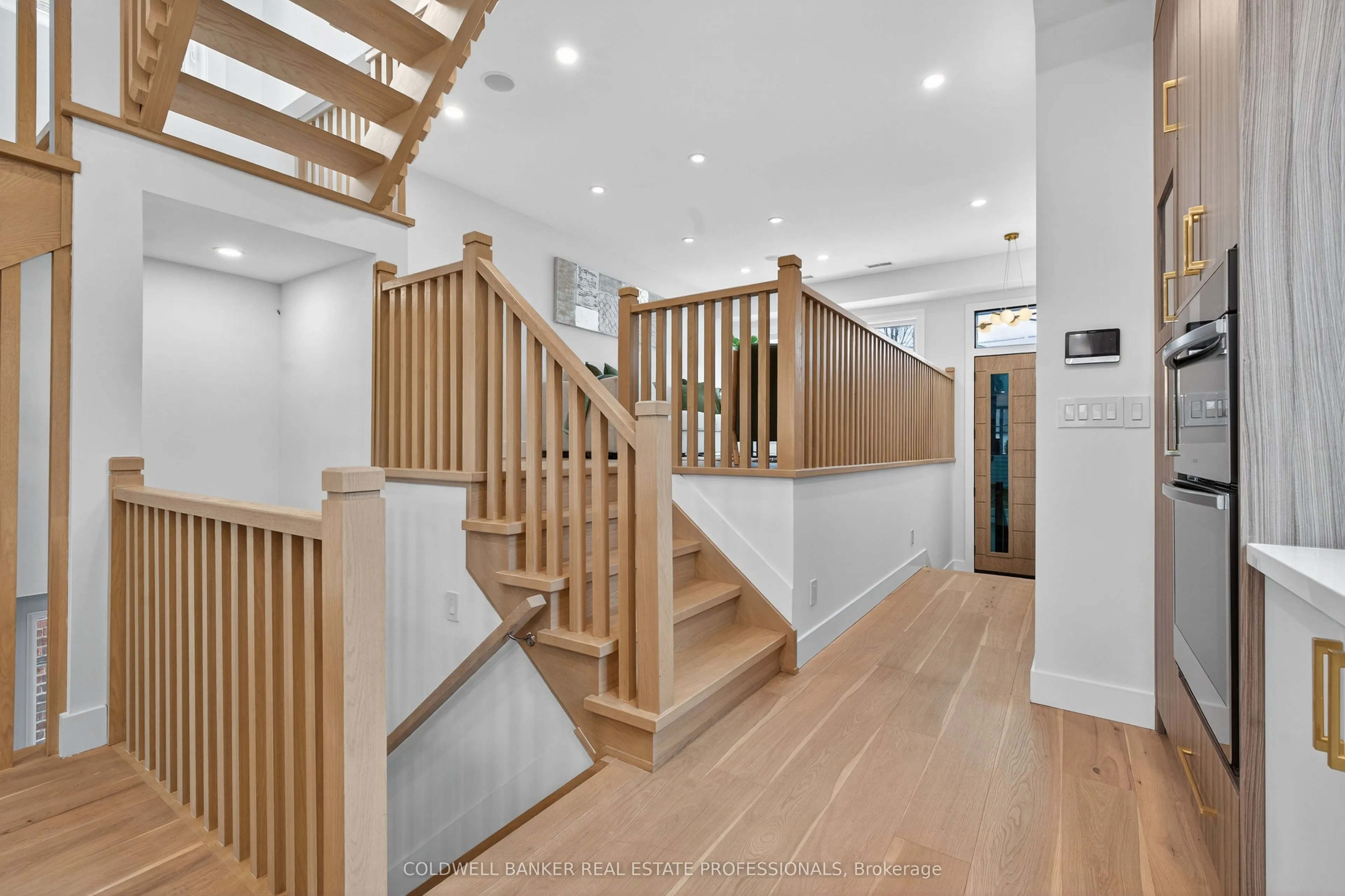 223 Queensdale Avenue