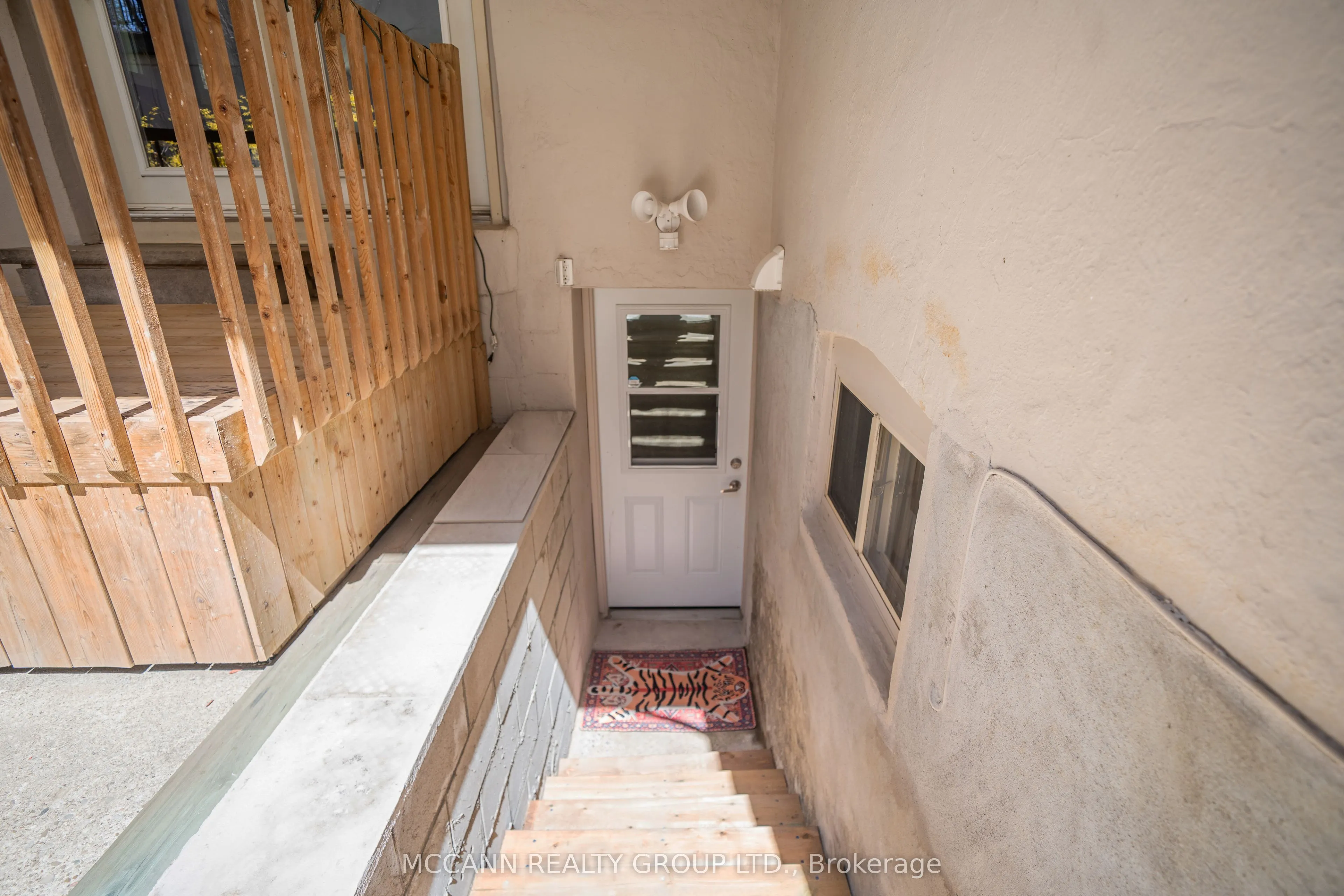 124 Scarboro Crescent