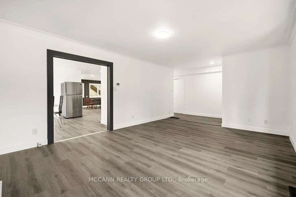 124 Scarboro Crescent