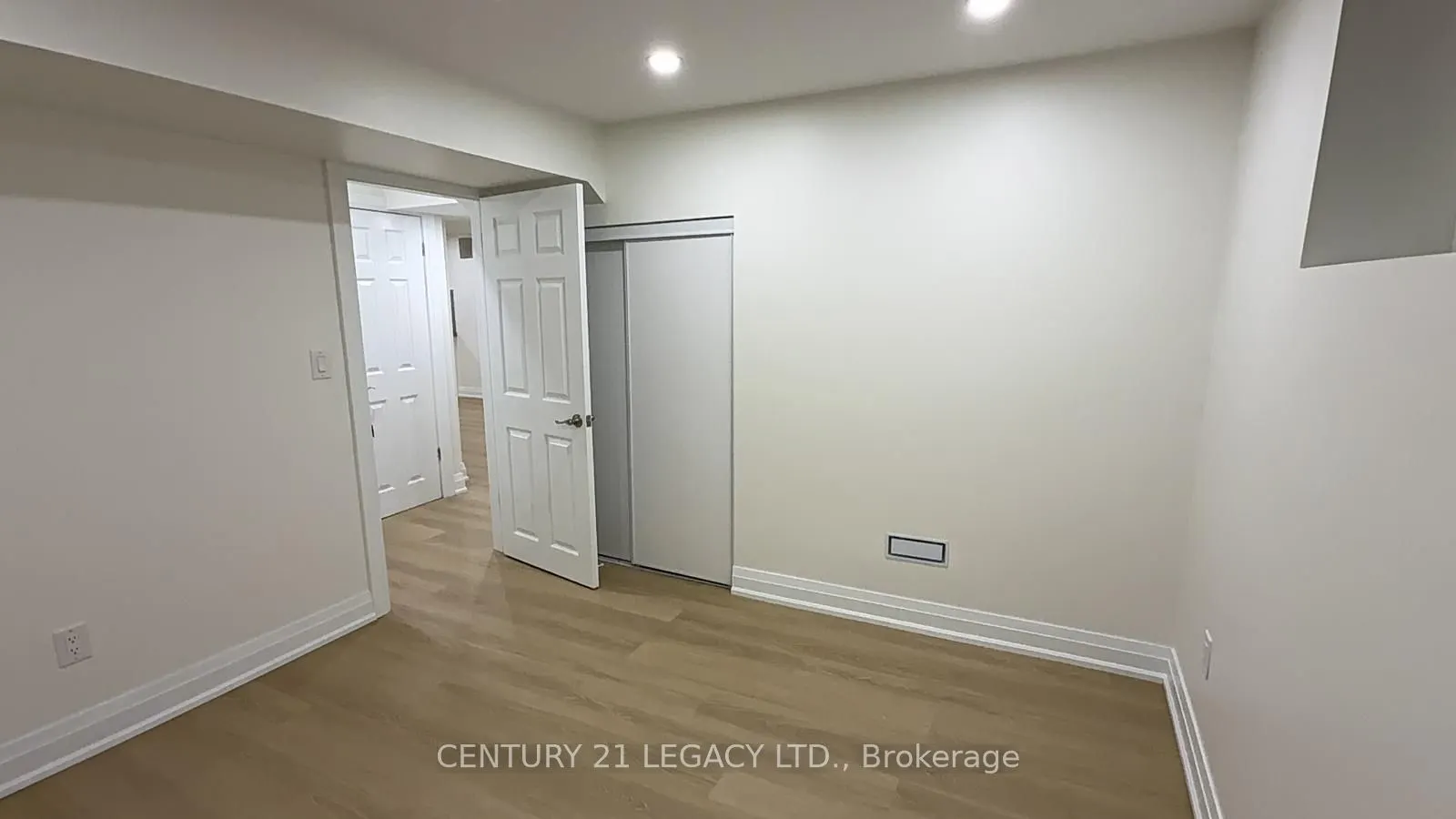 935 Catskill Drive #Lower