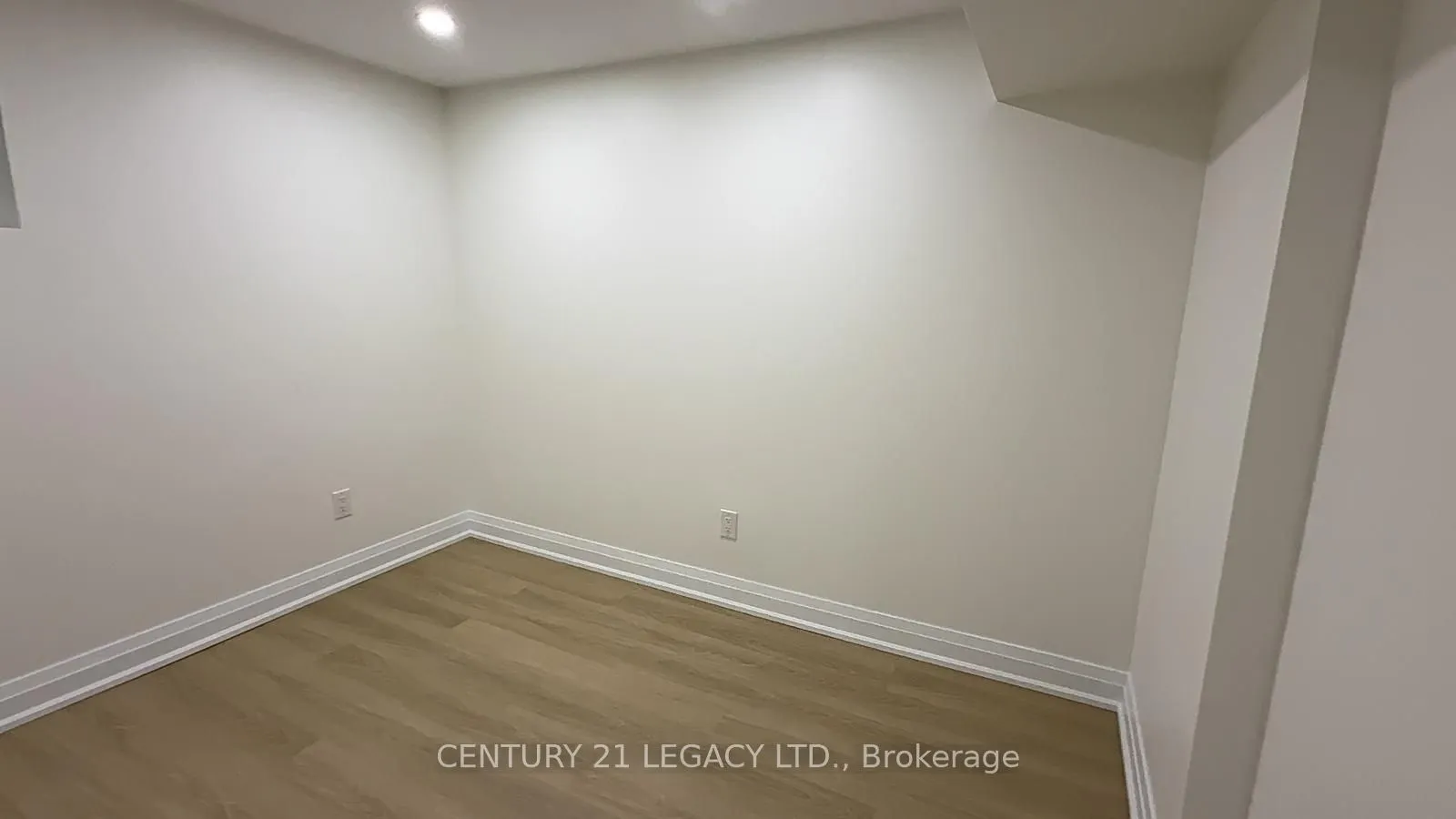 935 Catskill Drive #Lower