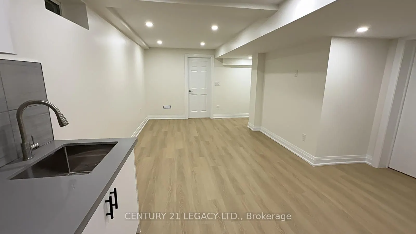 935 Catskill Drive #Lower
