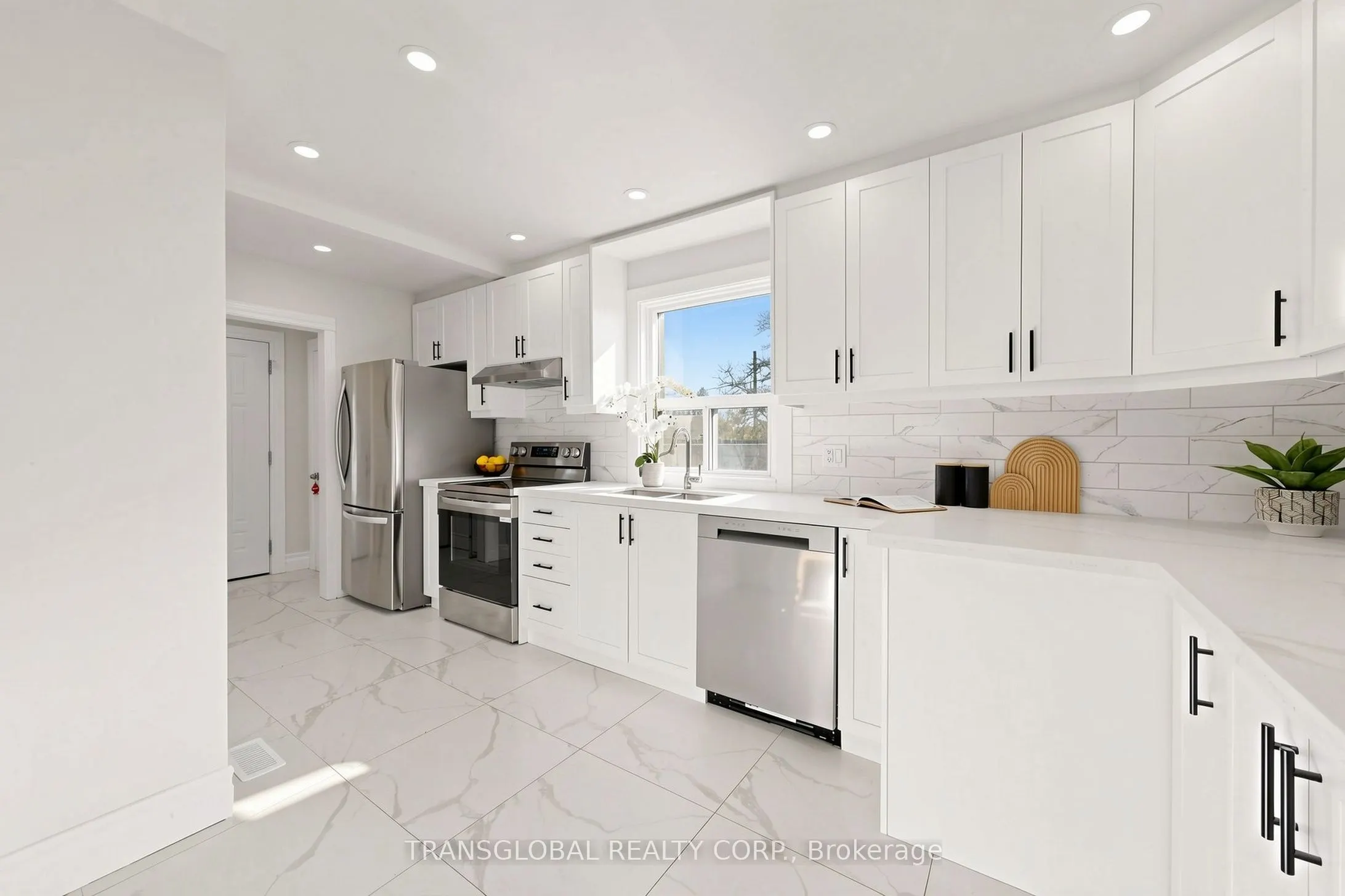 10 Anticosti Drive