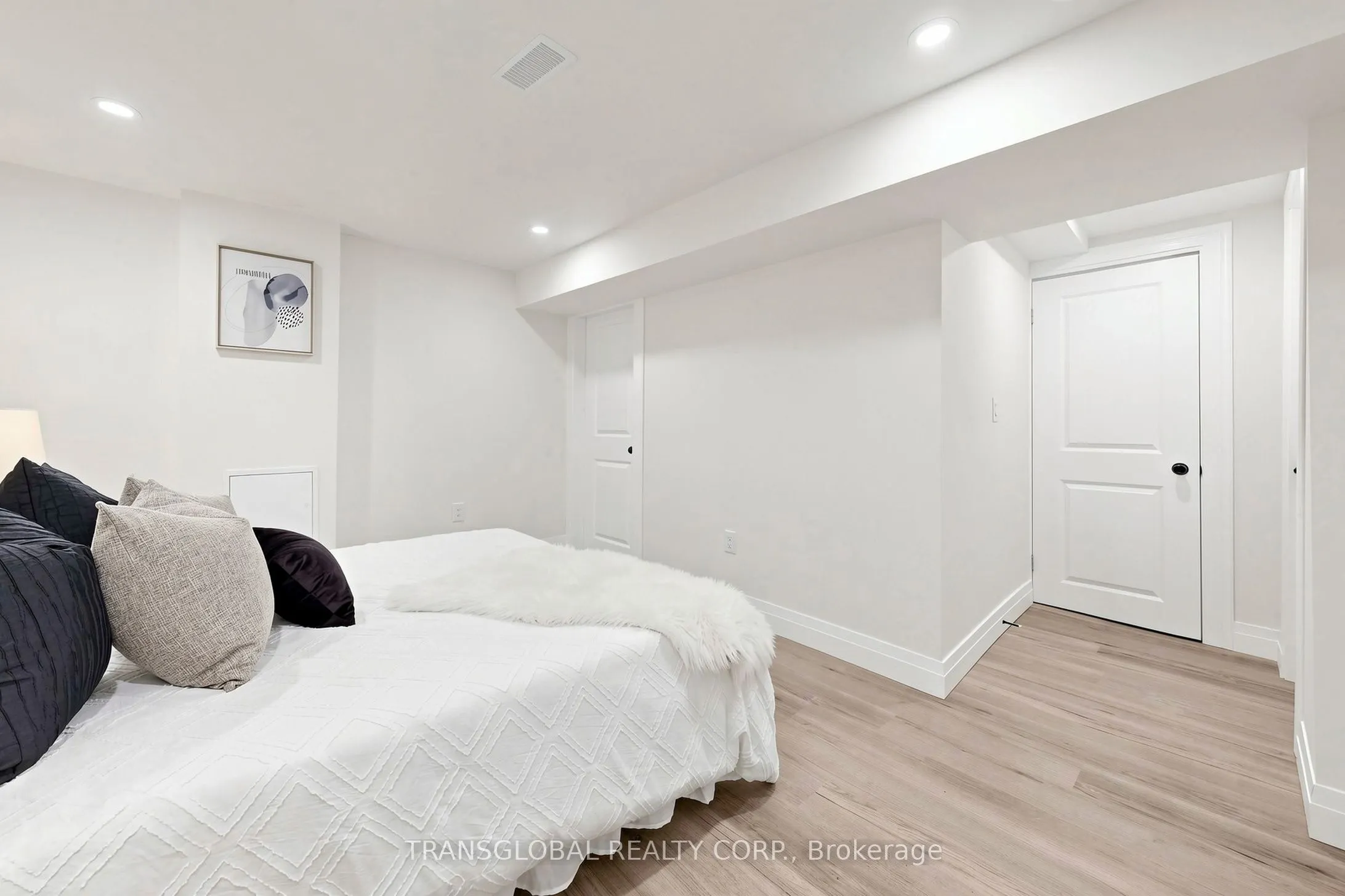 10 Anticosti Drive