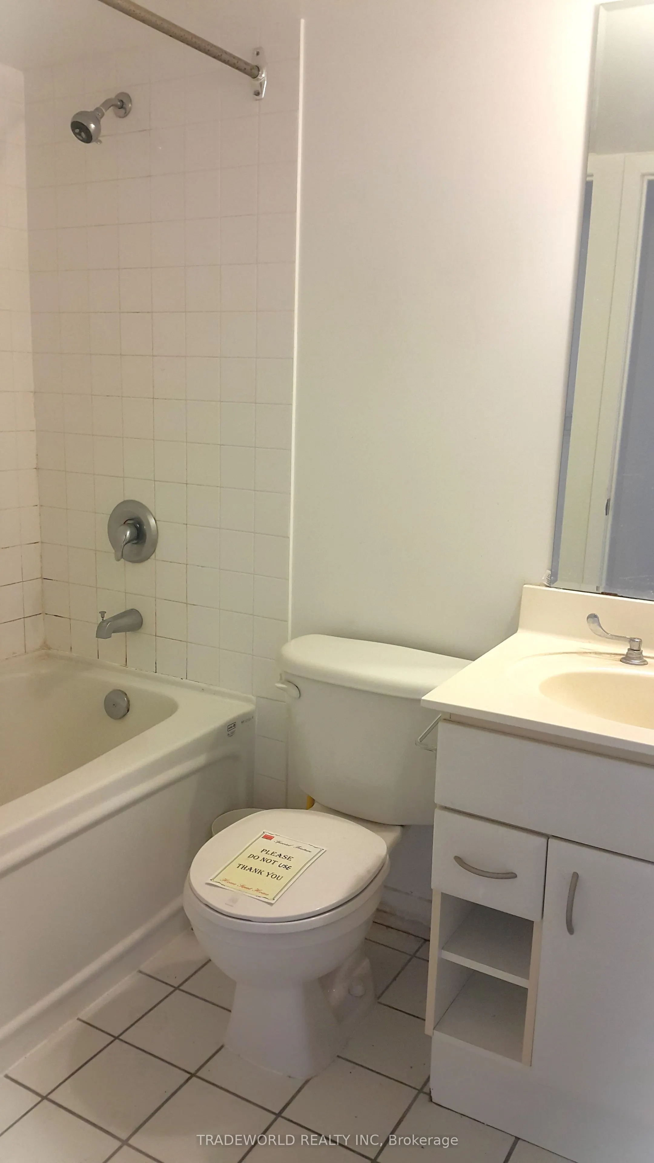 38 Lee Centre Drive #1610