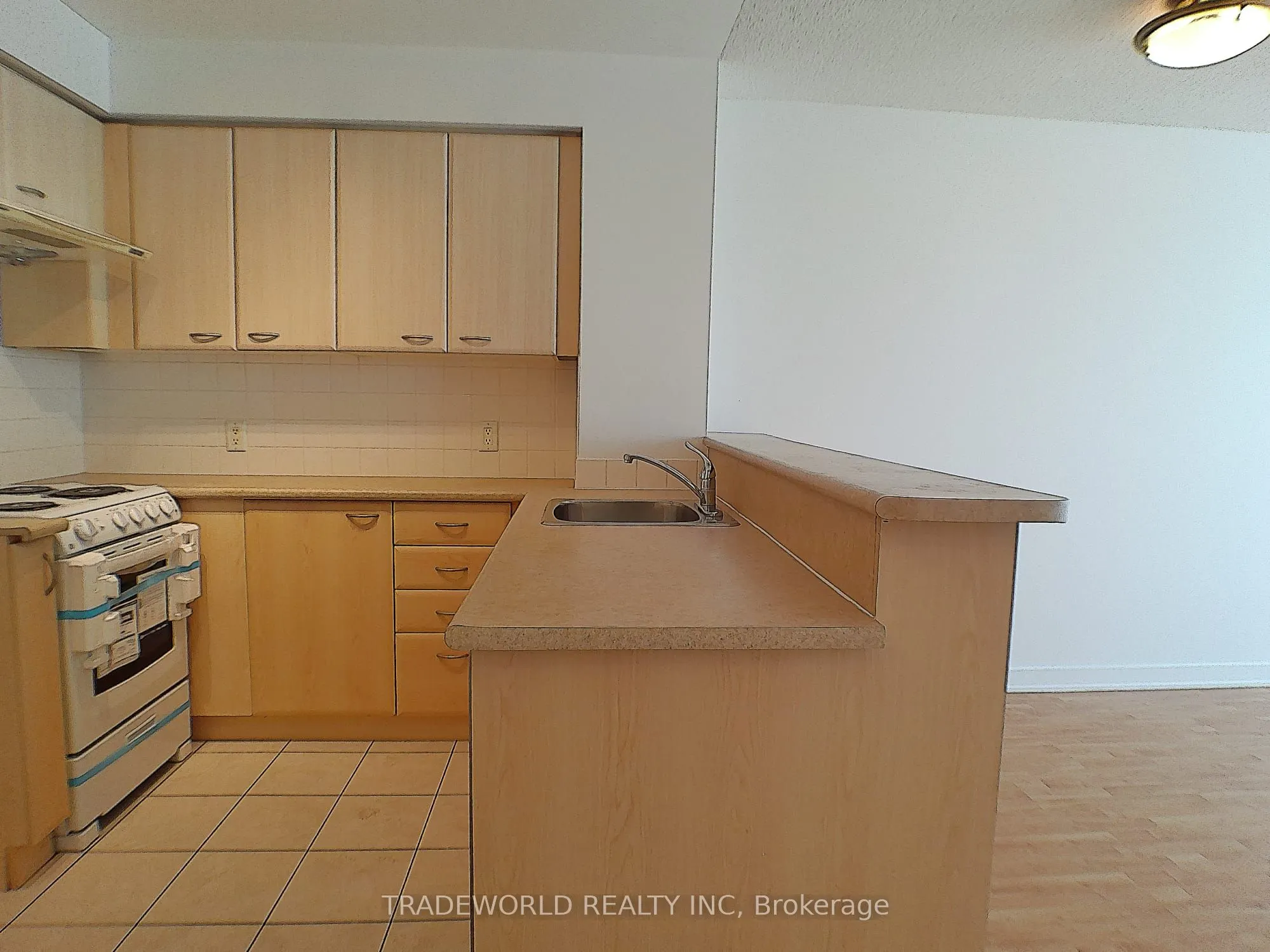 38 Lee Centre Drive #1610