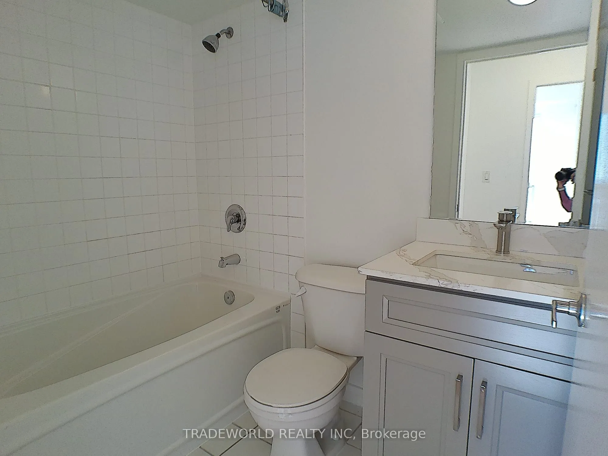 38 Lee Centre Drive #1610