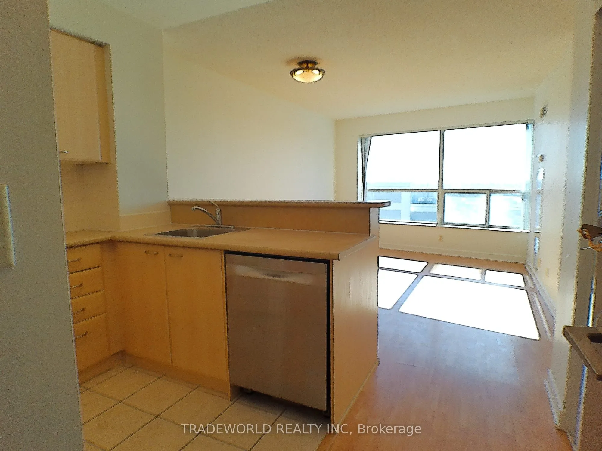 38 Lee Centre Drive #1610