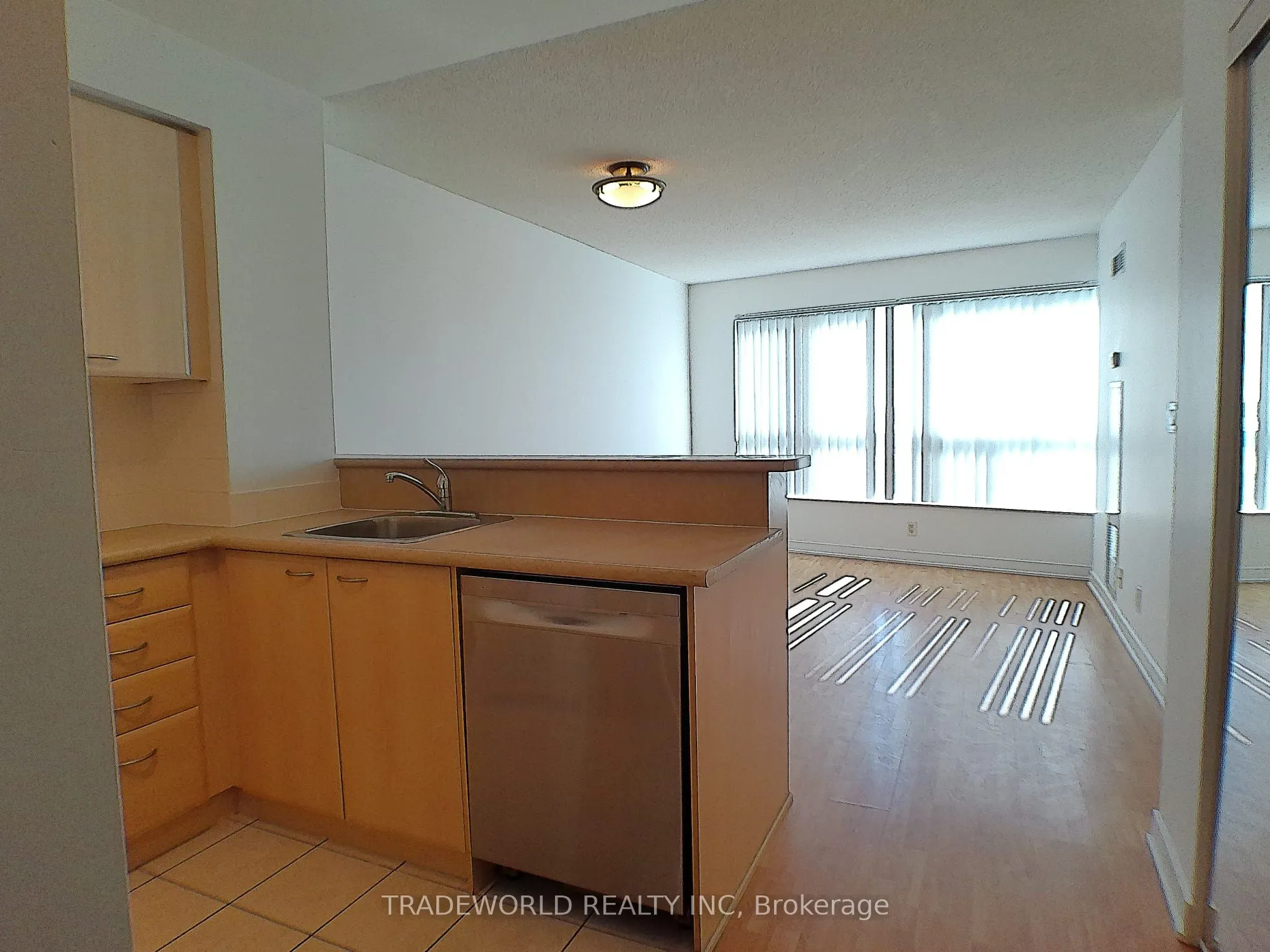 38 Lee Centre Drive #1610