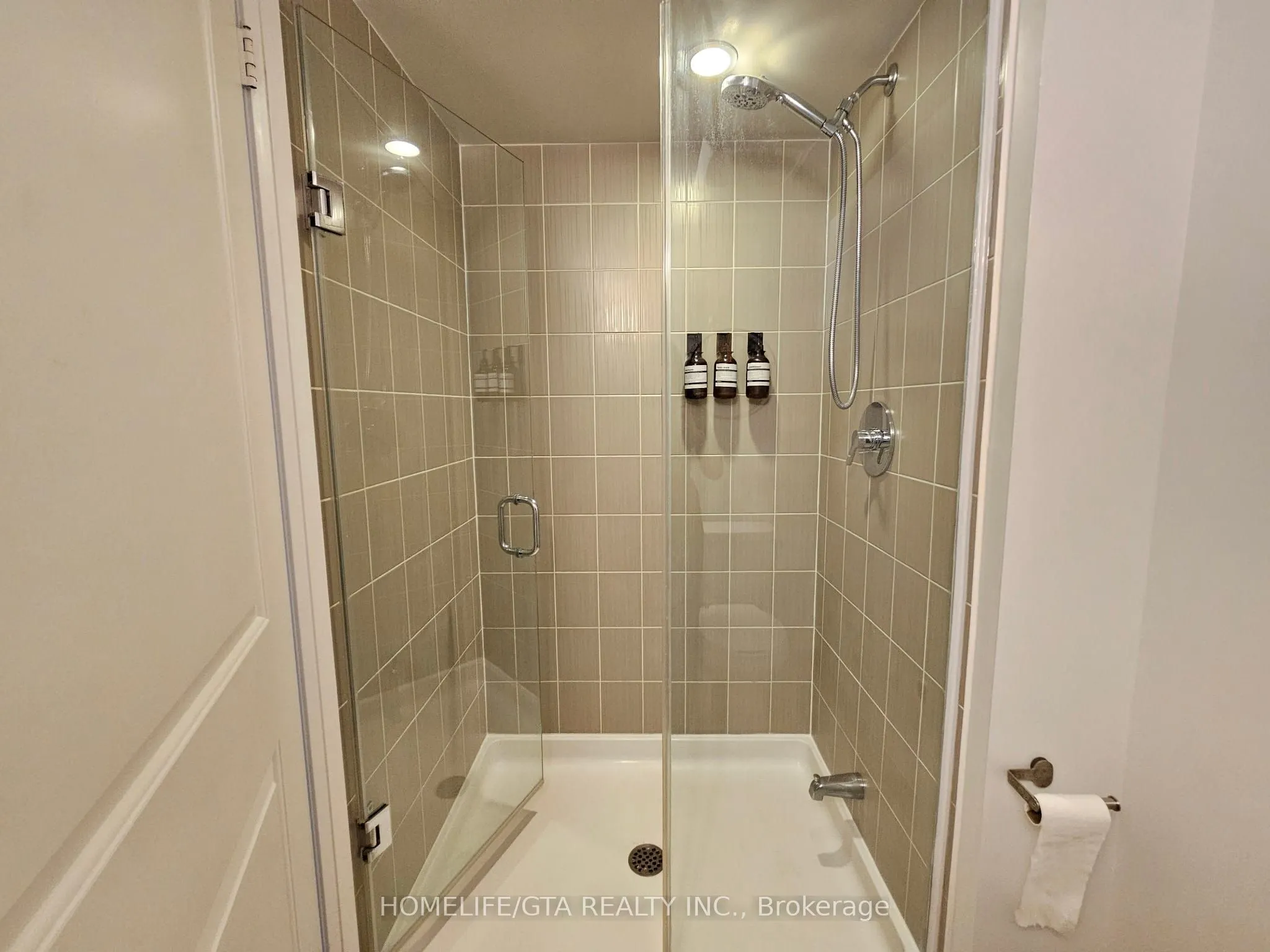 30 Meadowglen Place #202