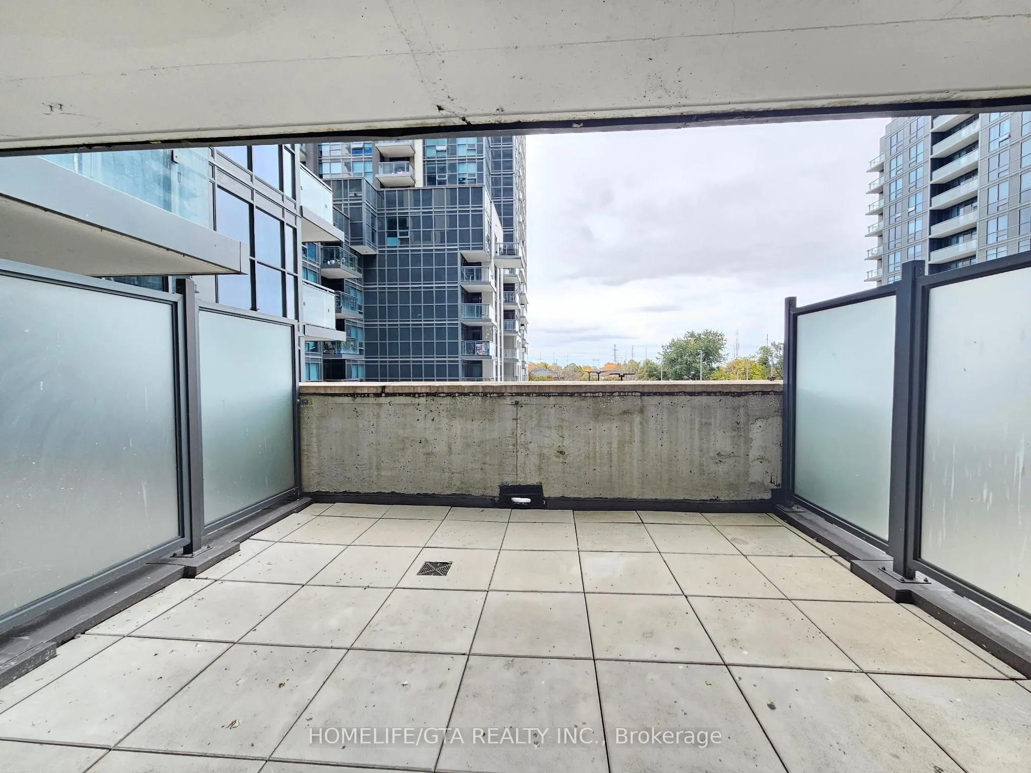 30 Meadowglen Place #202