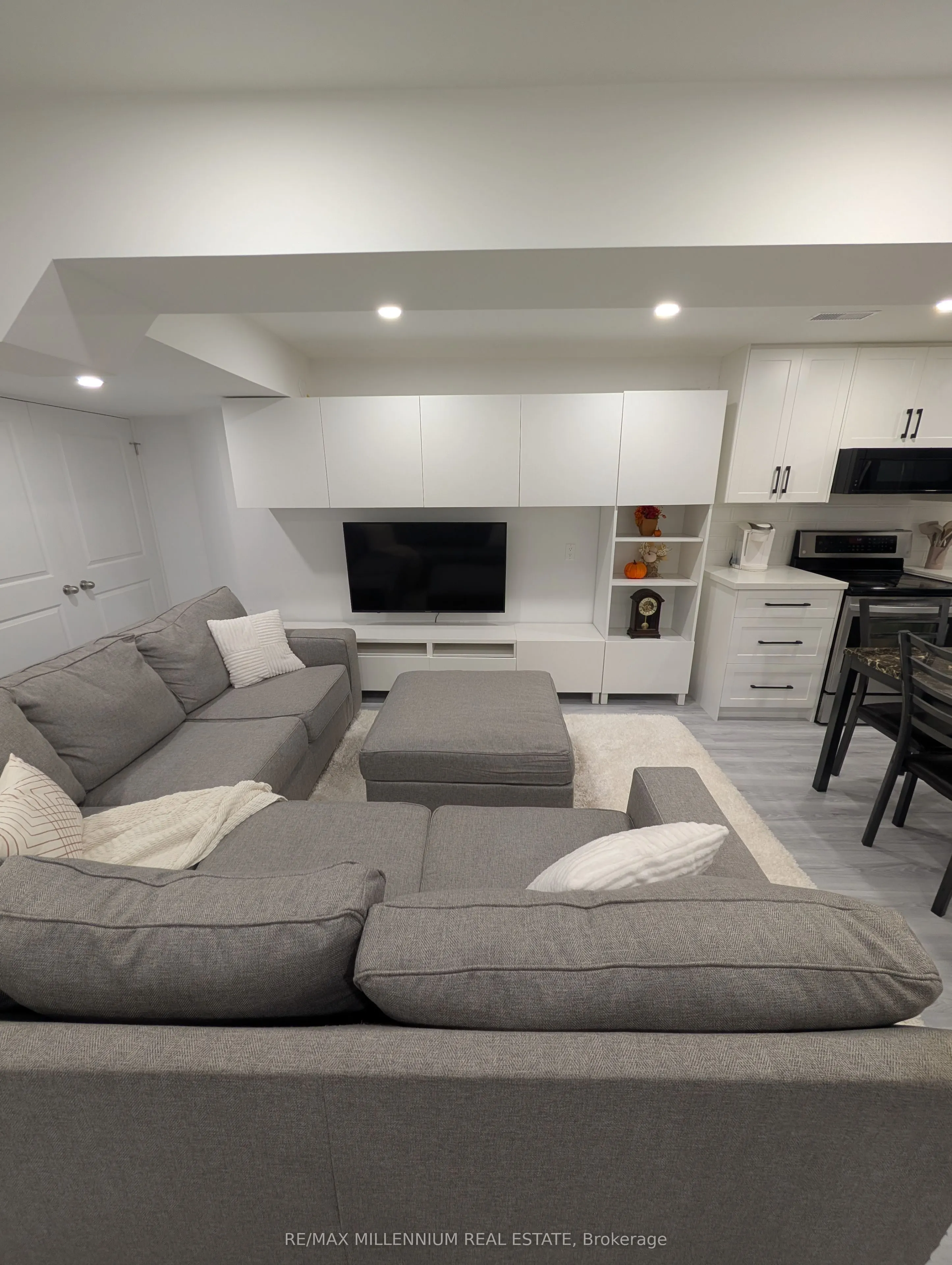 62 Seward Crescent #Basement