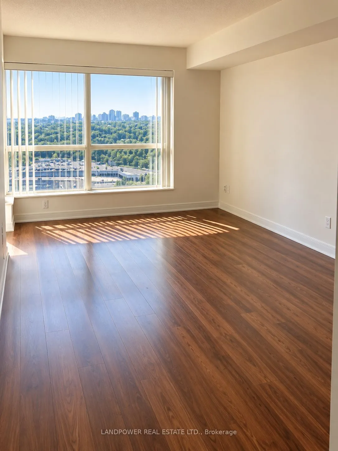181 Village Green Square #1516