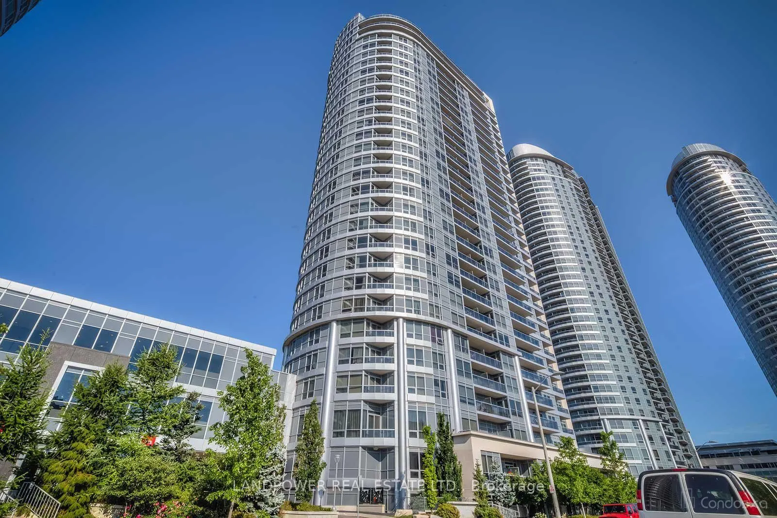 181 Village Green Square #1516