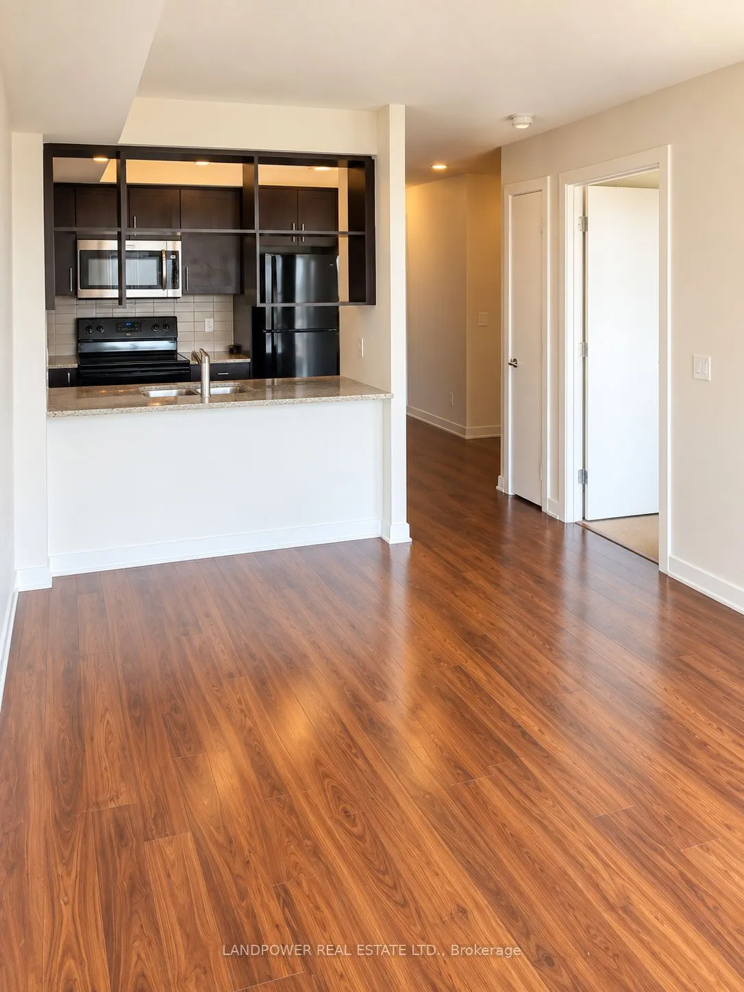 181 Village Green Square #1516